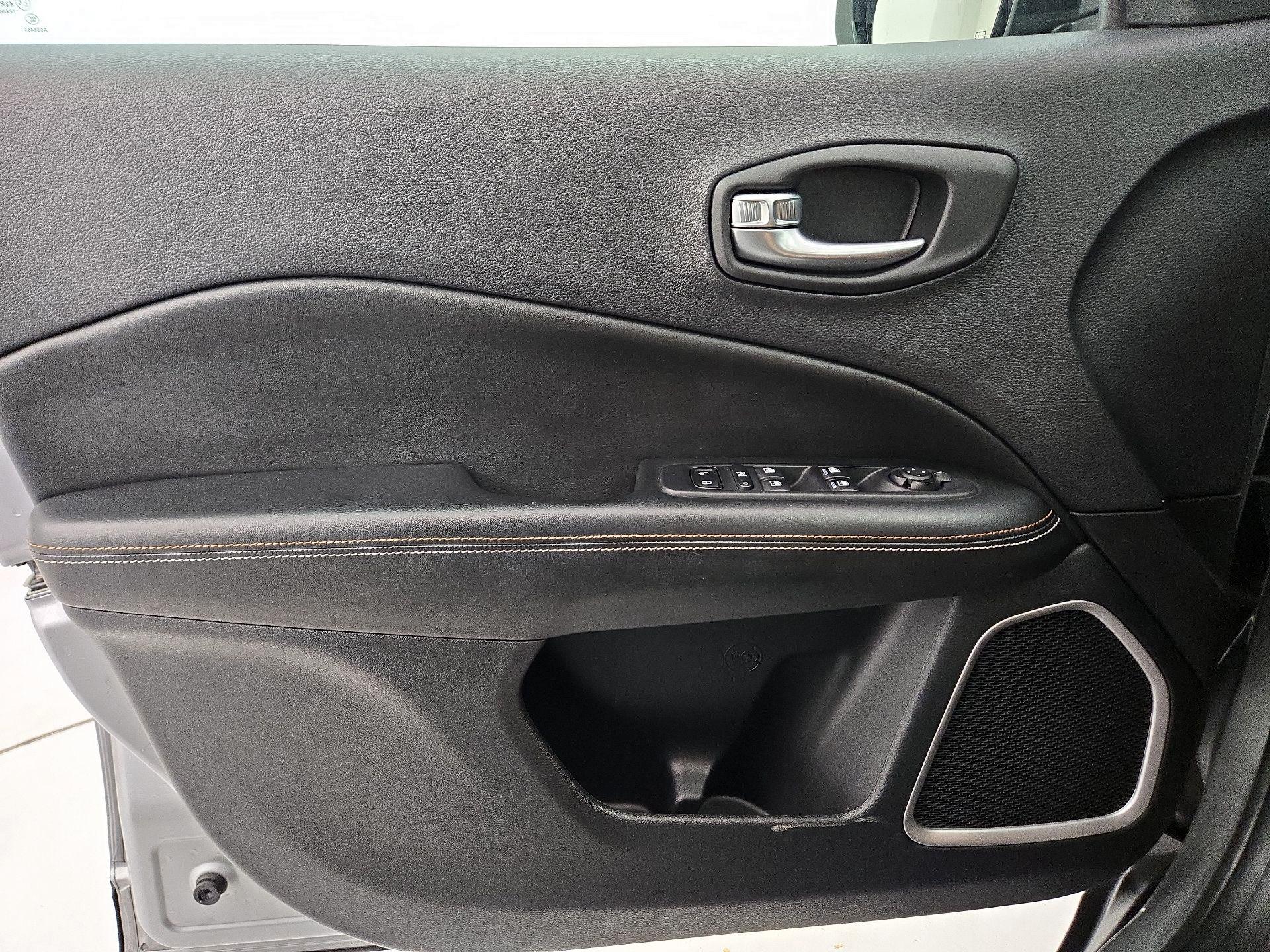 Thumbnail: 2020 Jeep Compass - 12