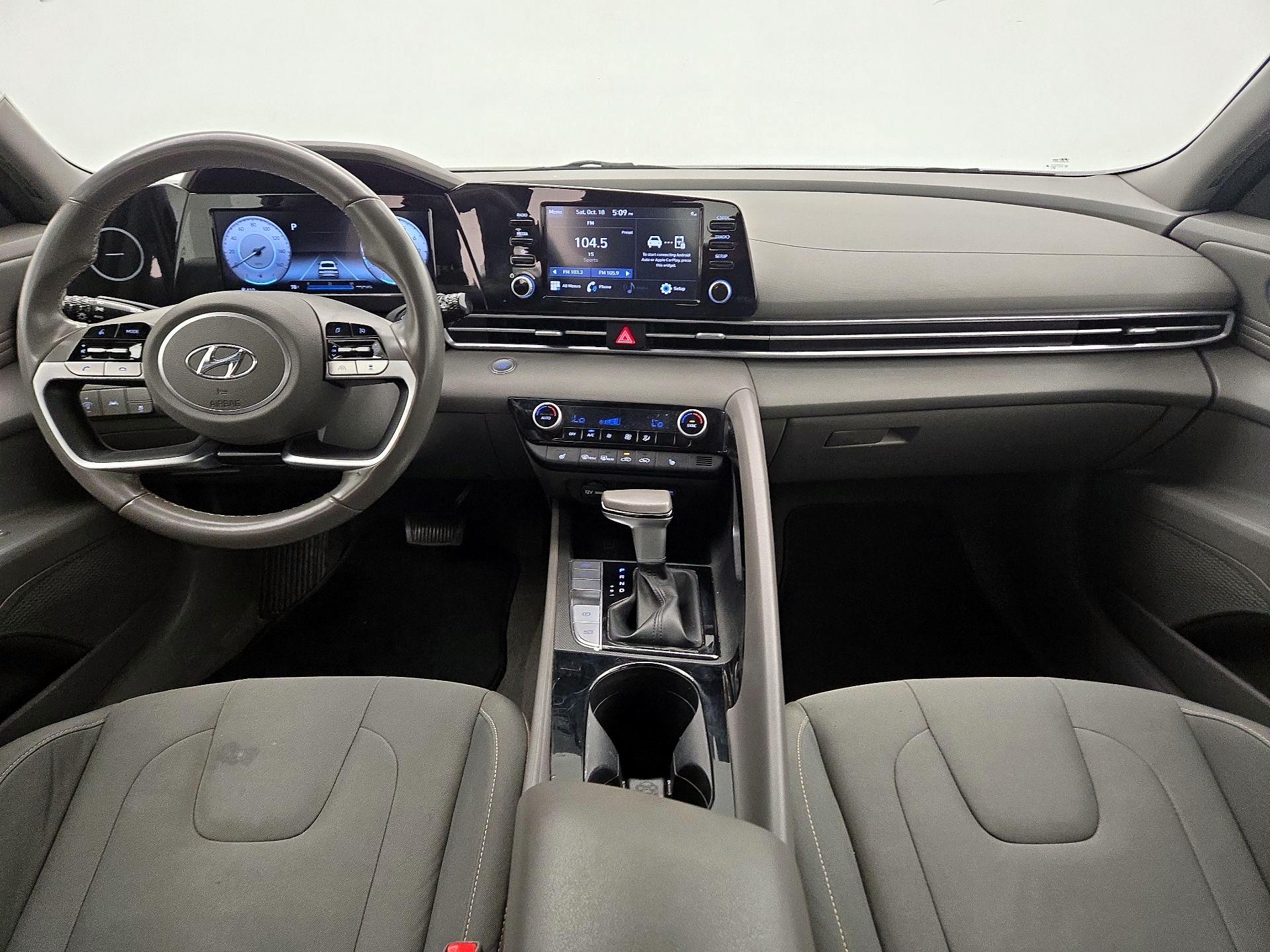 Thumbnail: 2022 Hyundai Elantra - 9