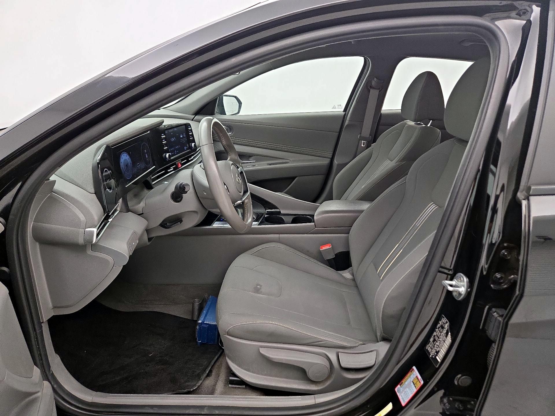 Thumbnail: 2022 Hyundai Elantra - 11