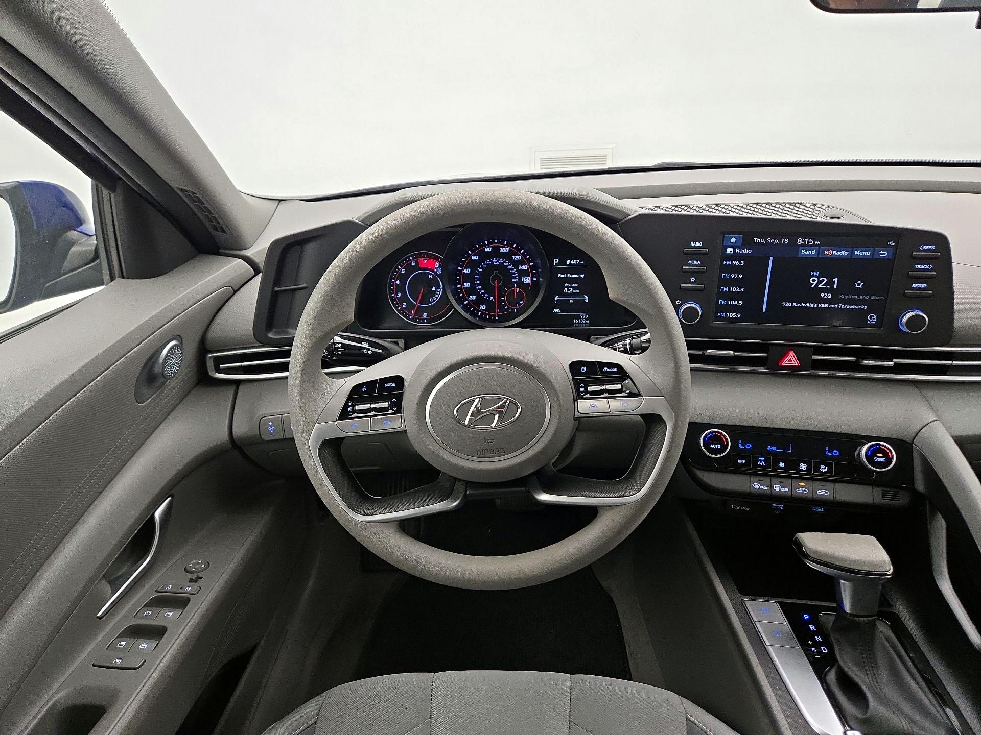 Thumbnail: 2023 Hyundai Elantra - 10