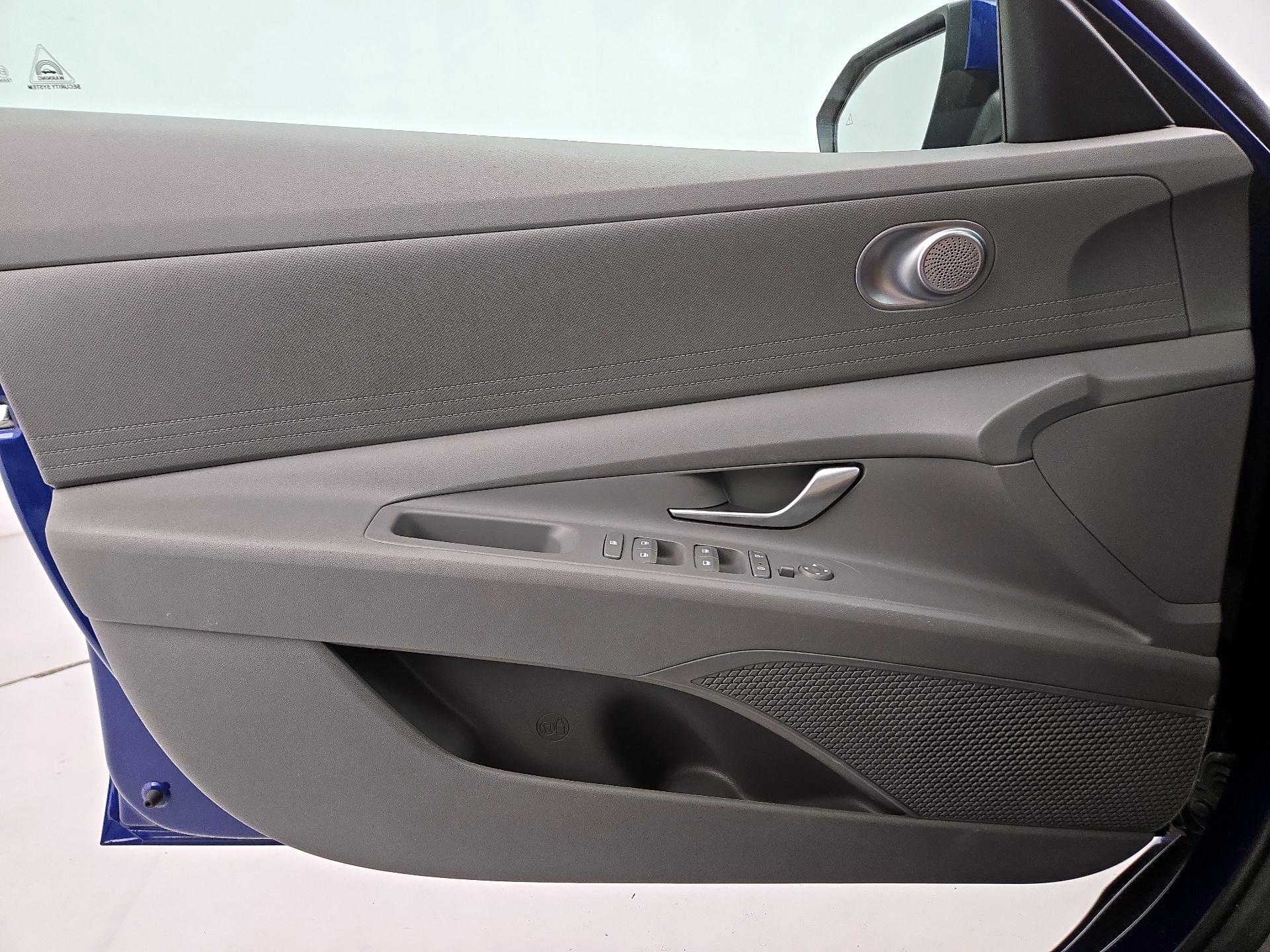Thumbnail: 2023 Hyundai Elantra - 12