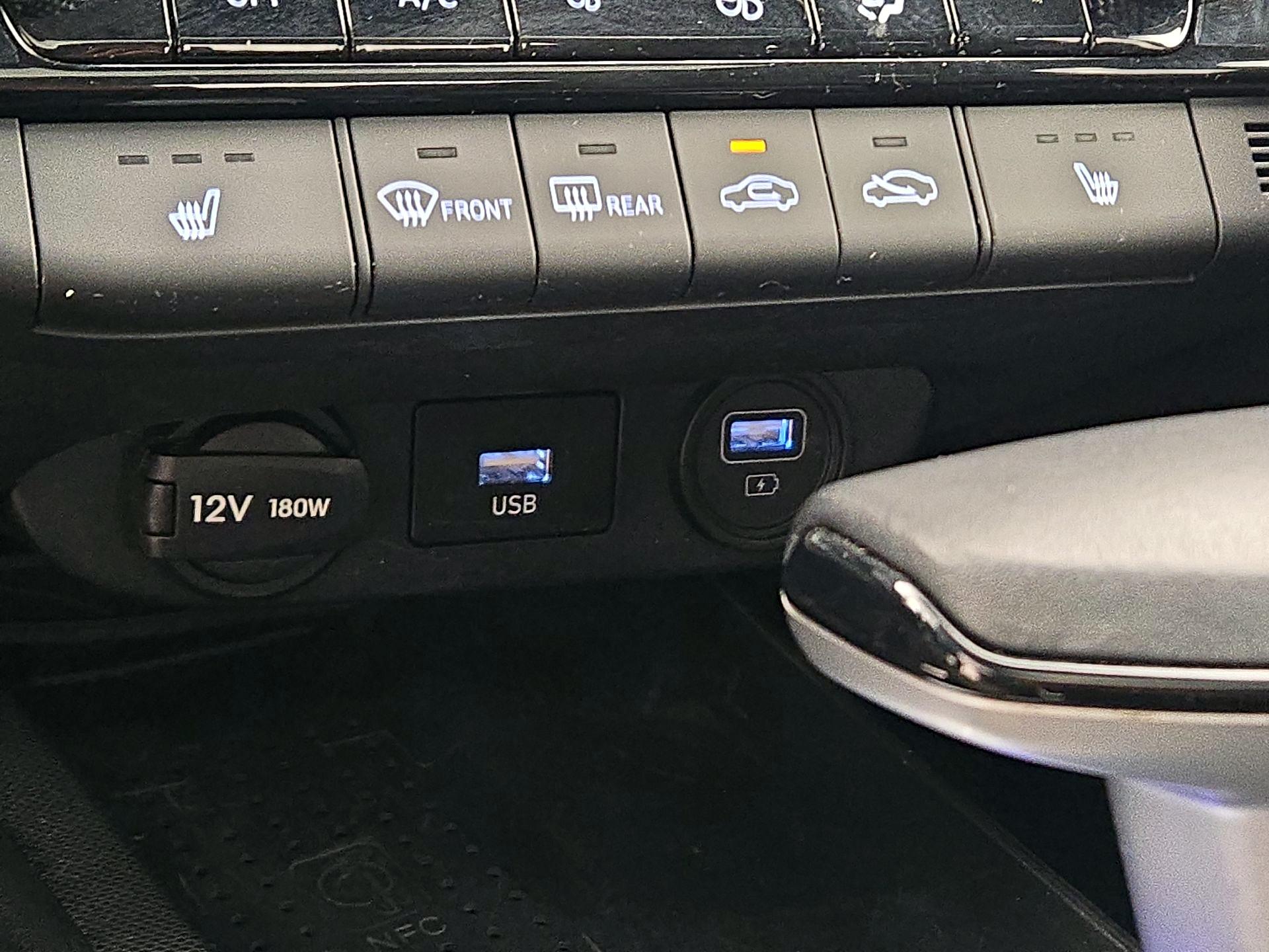 Thumbnail: 2022 Hyundai Elantra - 18