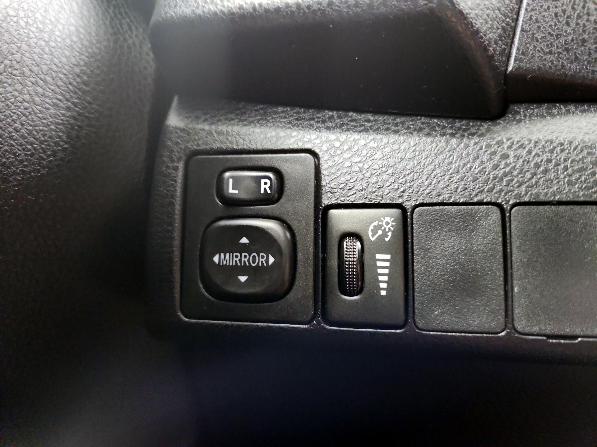 Thumbnail: 2016 Toyota Corolla - 13