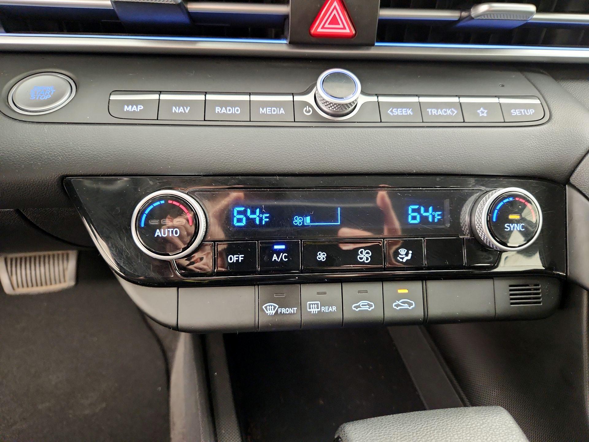 Thumbnail: 2024 Hyundai Elantra - 17