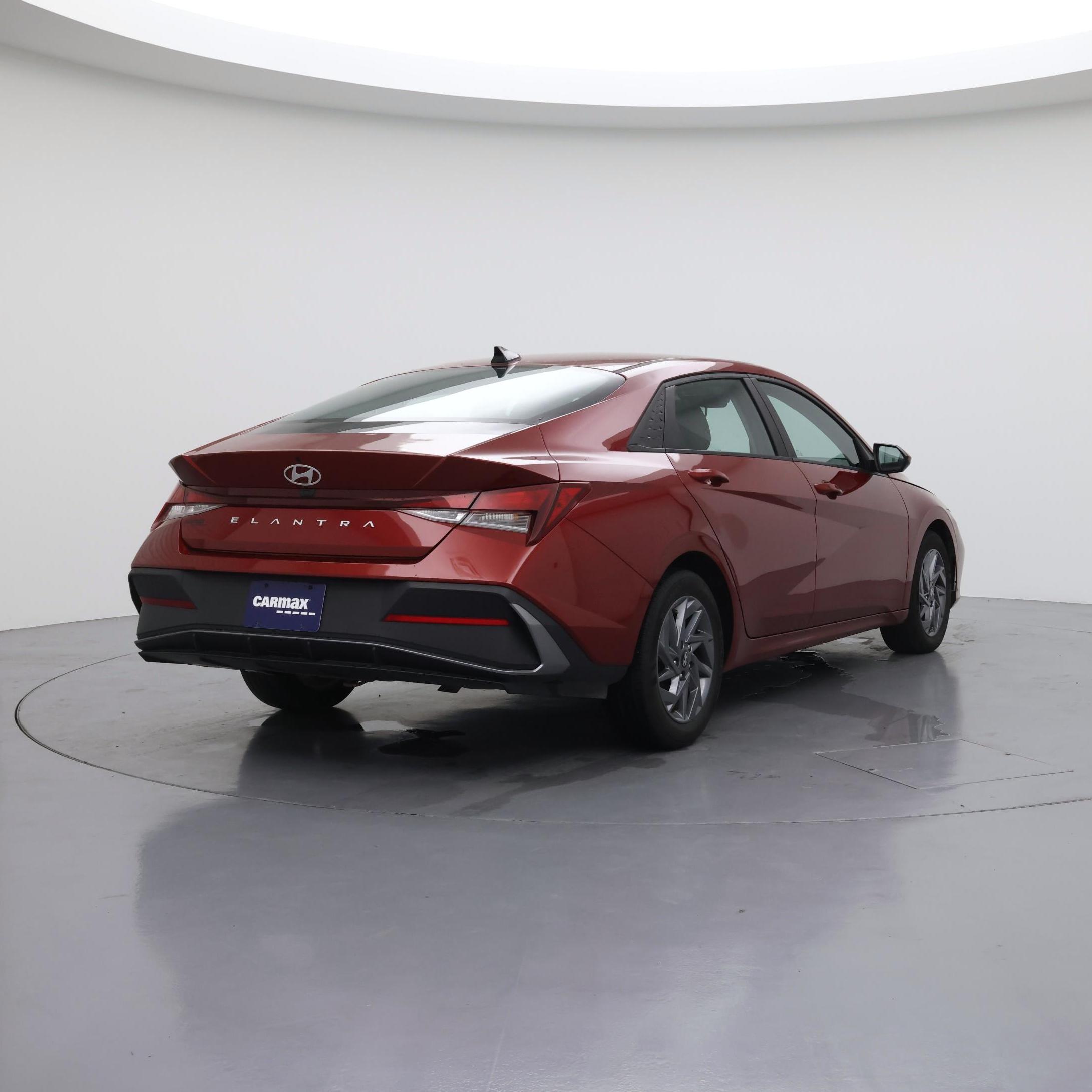 Thumbnail: 2024 Hyundai Elantra - 8