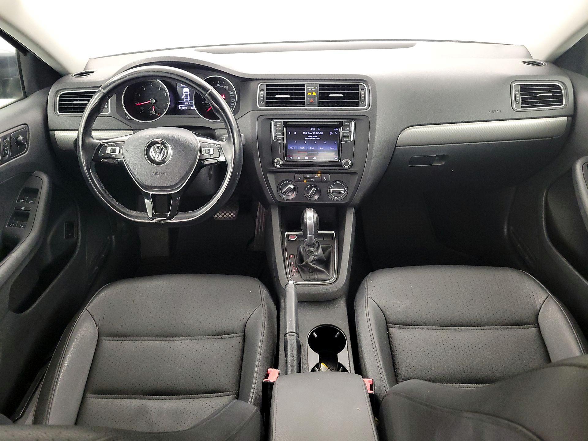 Thumbnail: 2017 Volkswagen Jetta - 9