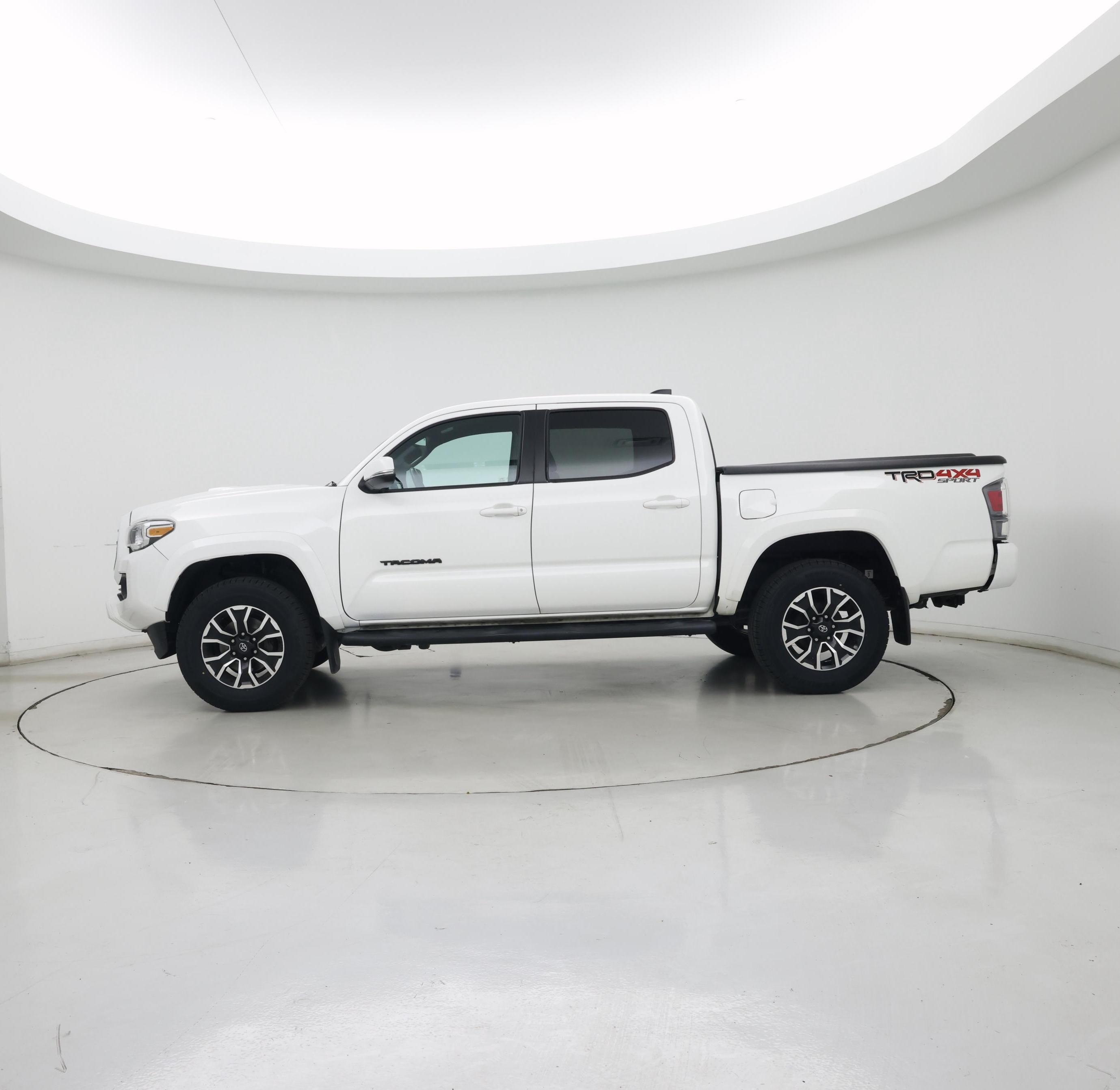 Thumbnail: 2021 Toyota Tacoma - 3