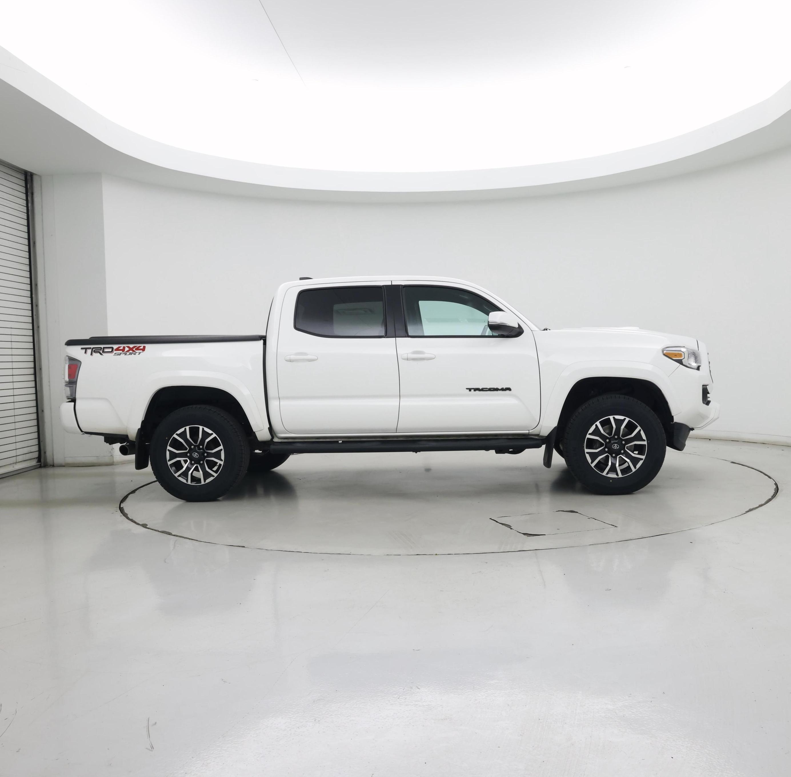 Thumbnail: 2021 Toyota Tacoma - 7