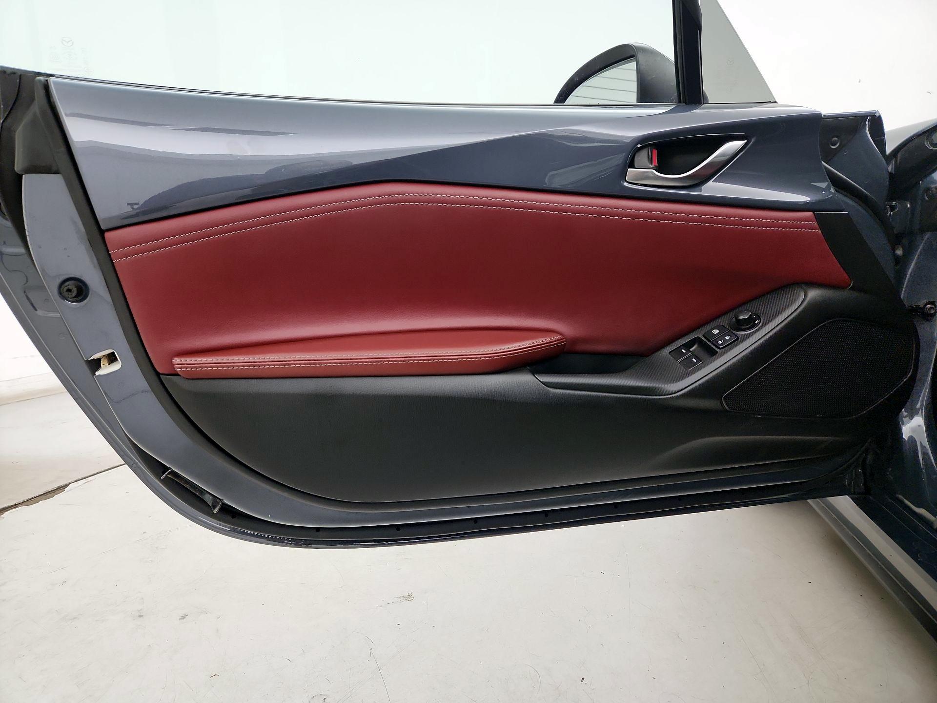 Thumbnail: 2020 Mazda MX-5 Miata - 12