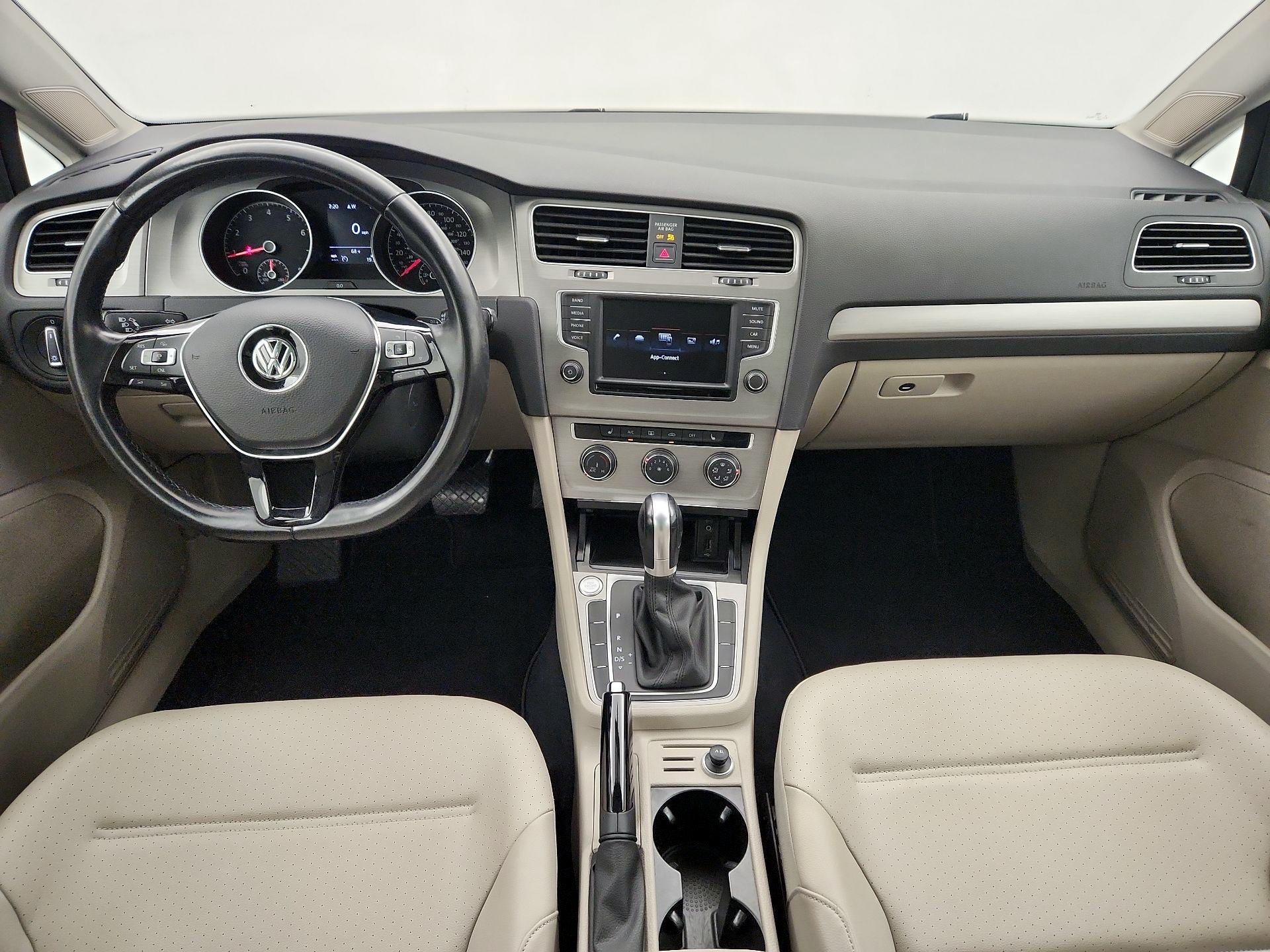 Thumbnail: 2016 Volkswagen Golf - 9