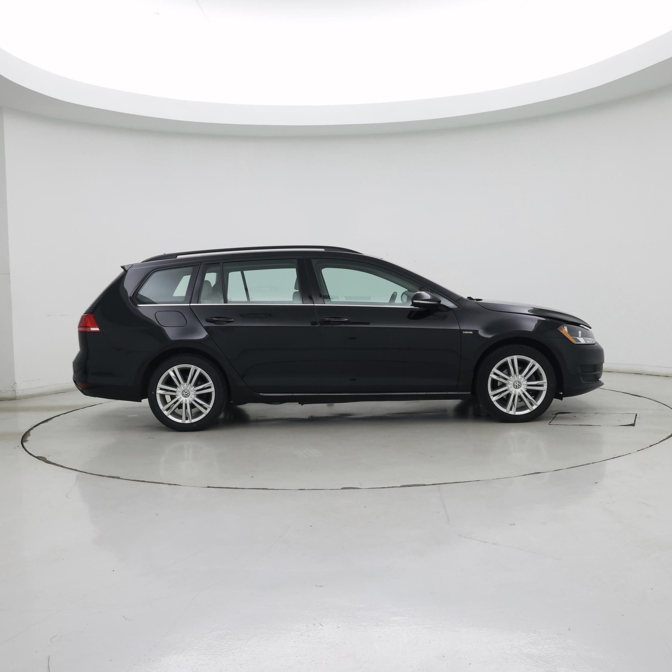 Thumbnail: 2016 Volkswagen Golf - 7