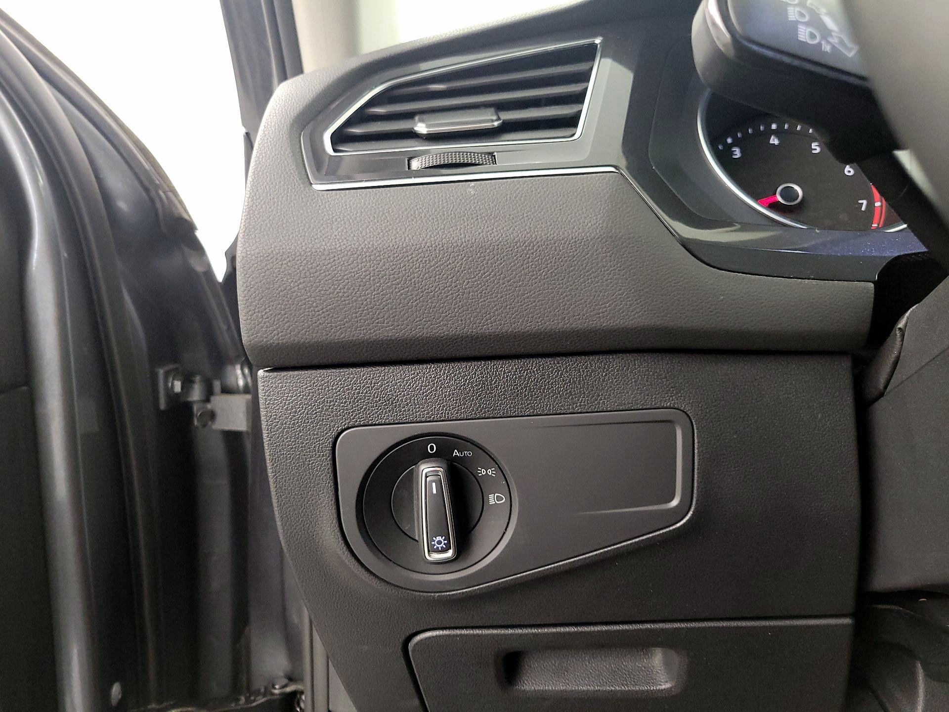 Thumbnail: 2021 Volkswagen Tiguan - 13