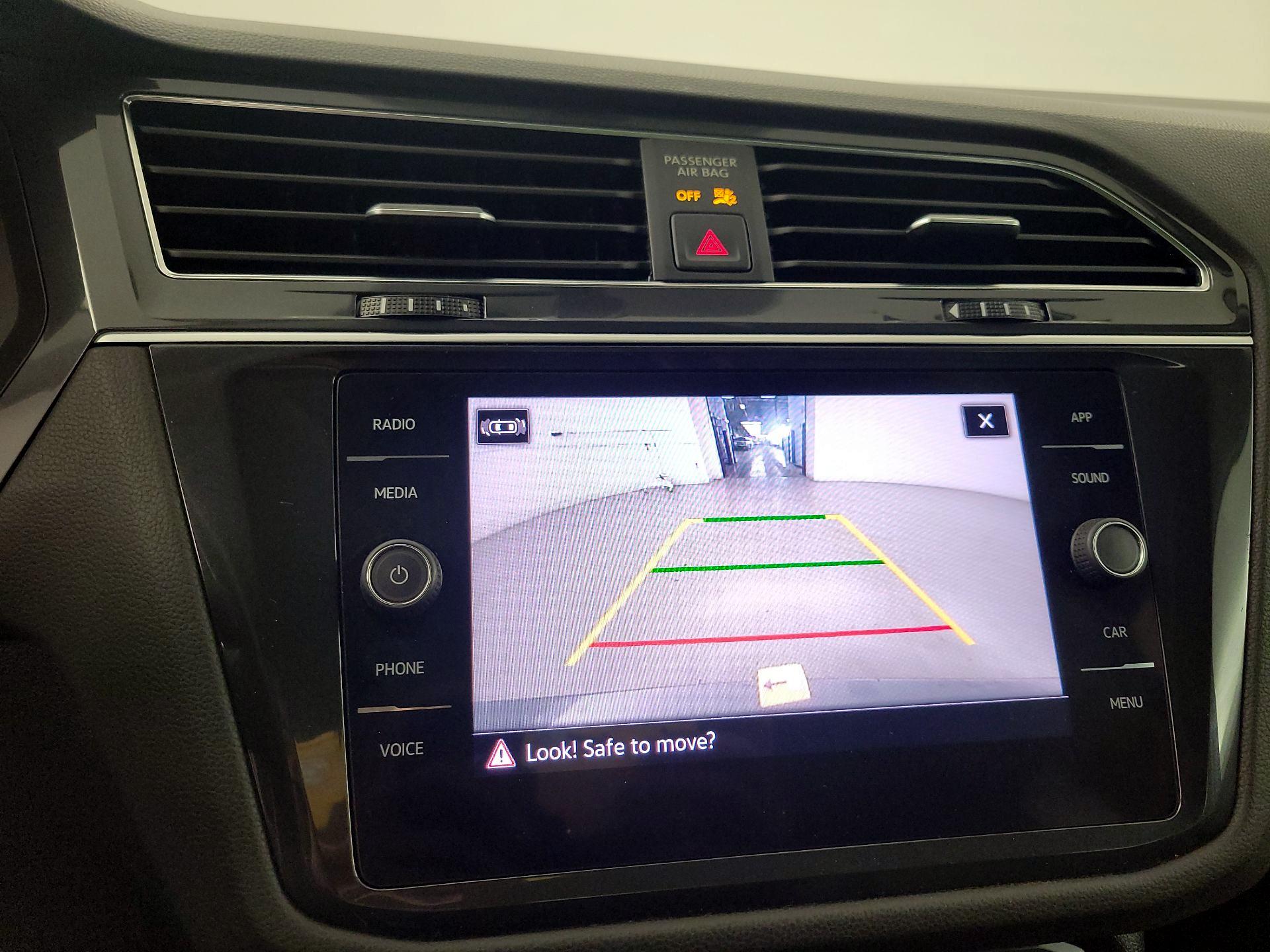 Thumbnail: 2021 Volkswagen Tiguan - 14