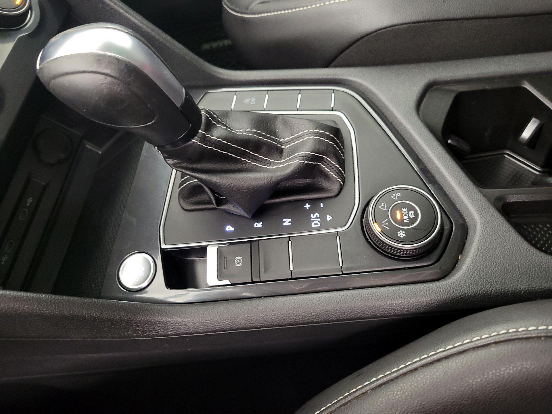 Thumbnail: 2021 Volkswagen Tiguan - 17