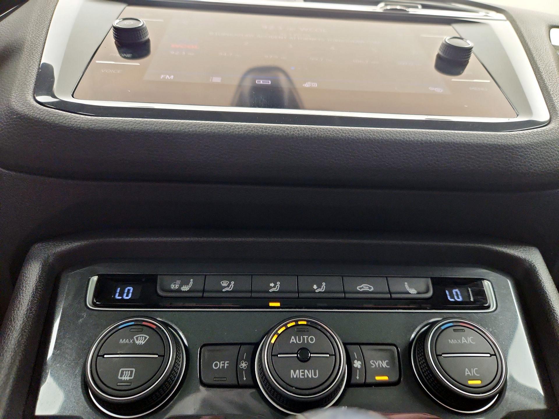 Thumbnail: 2020 Volkswagen Tiguan - 17
