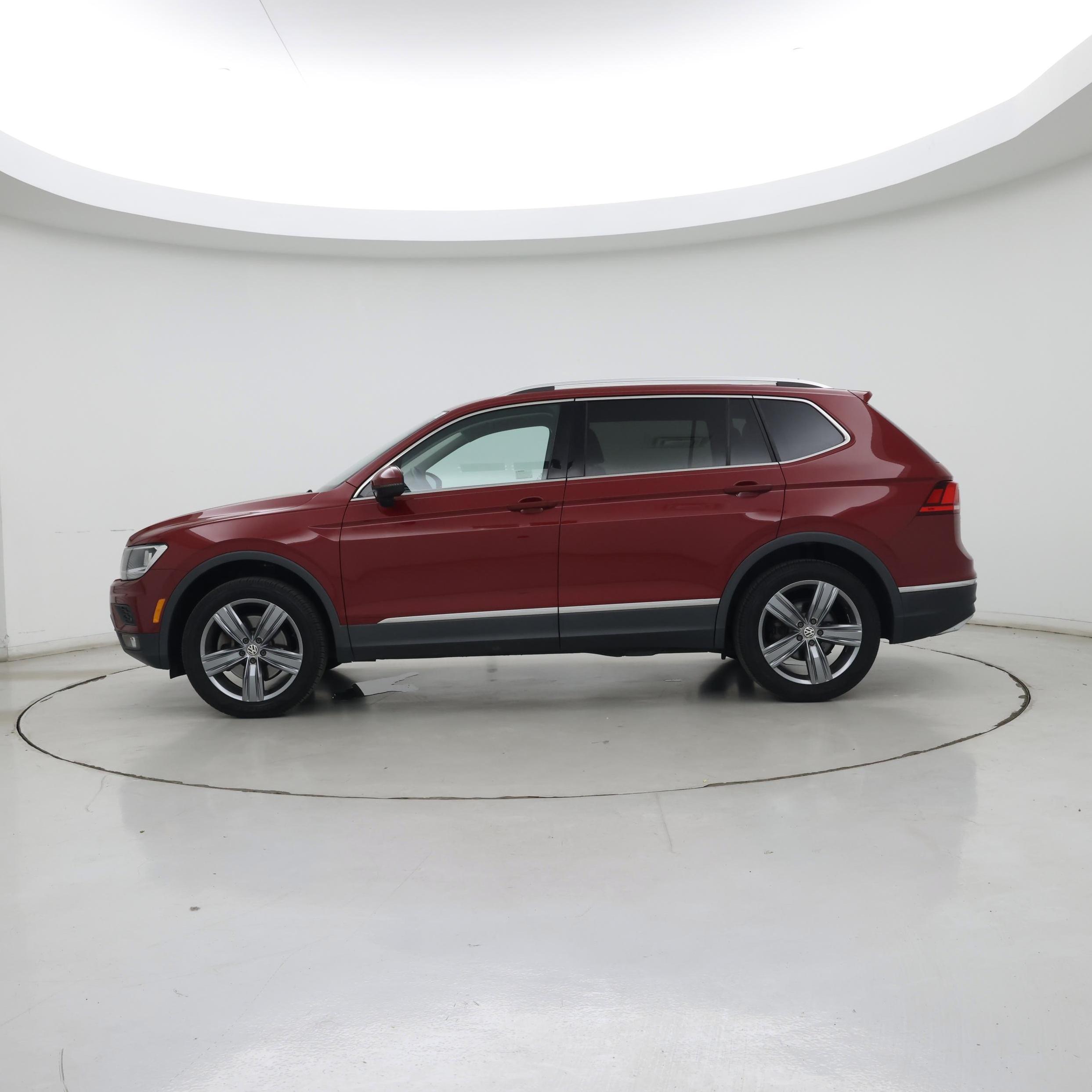Thumbnail: 2020 Volkswagen Tiguan - 3