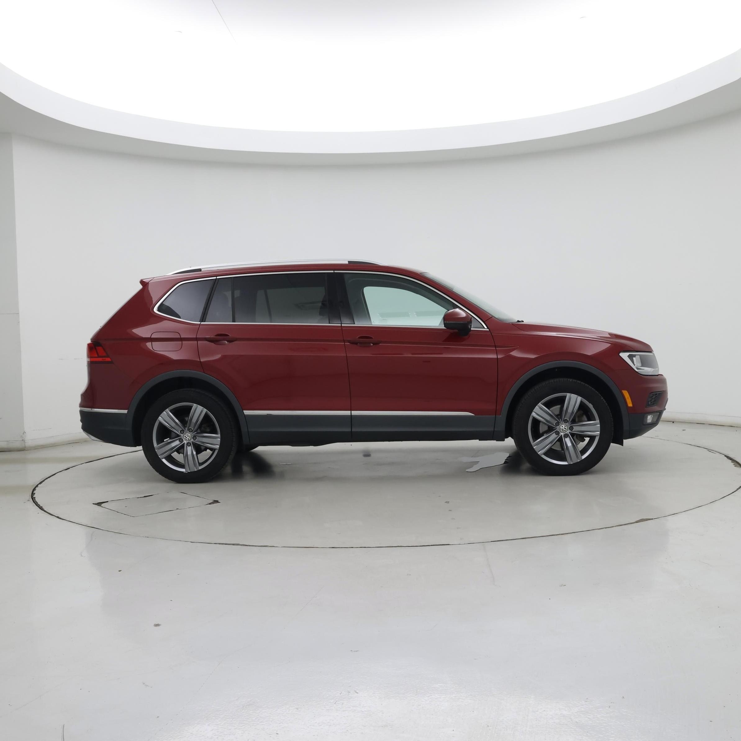 Thumbnail: 2020 Volkswagen Tiguan - 7
