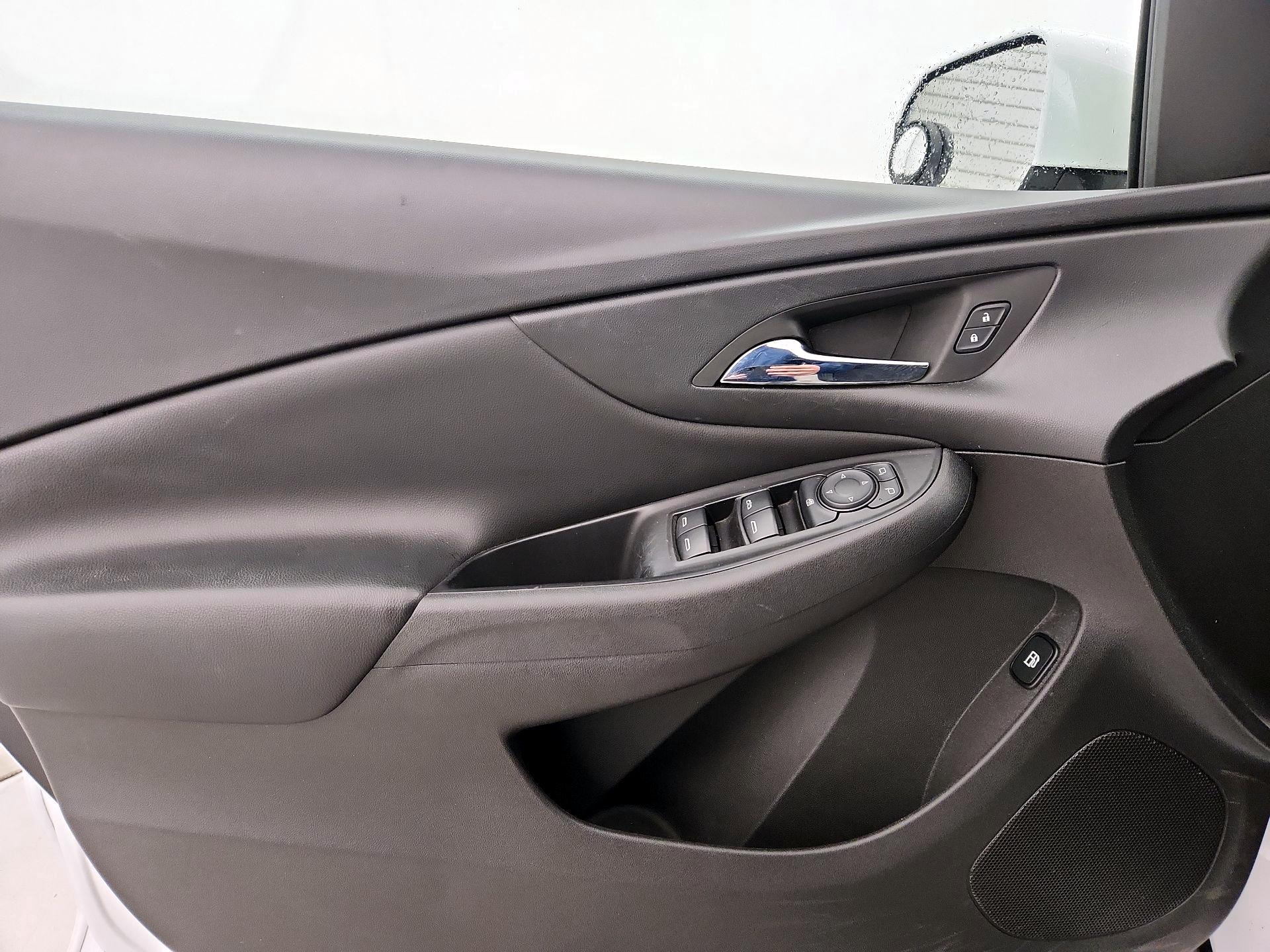 Thumbnail: 2017 Chevrolet Volt - 12