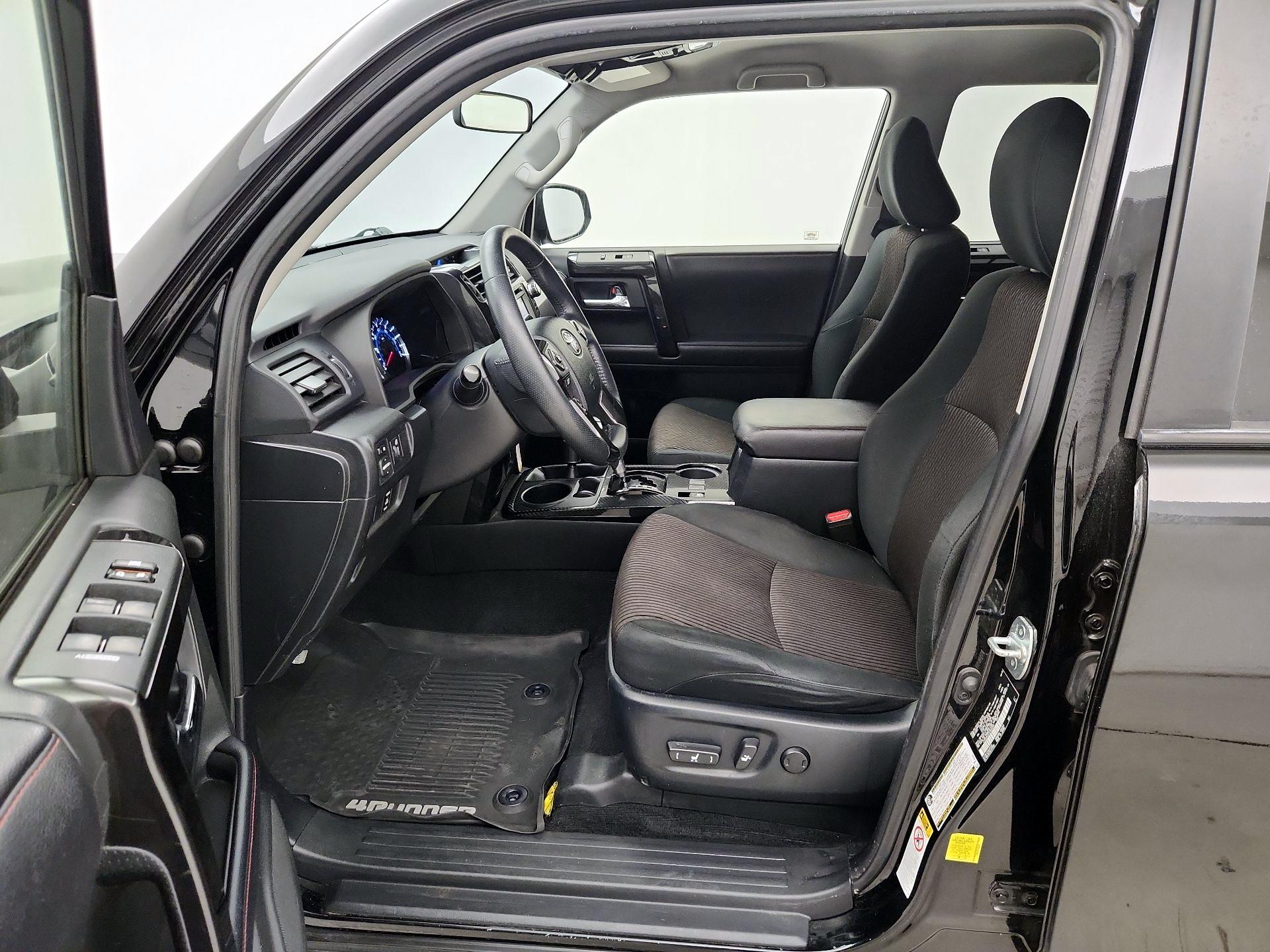 Thumbnail: 2019 Toyota 4Runner - 11