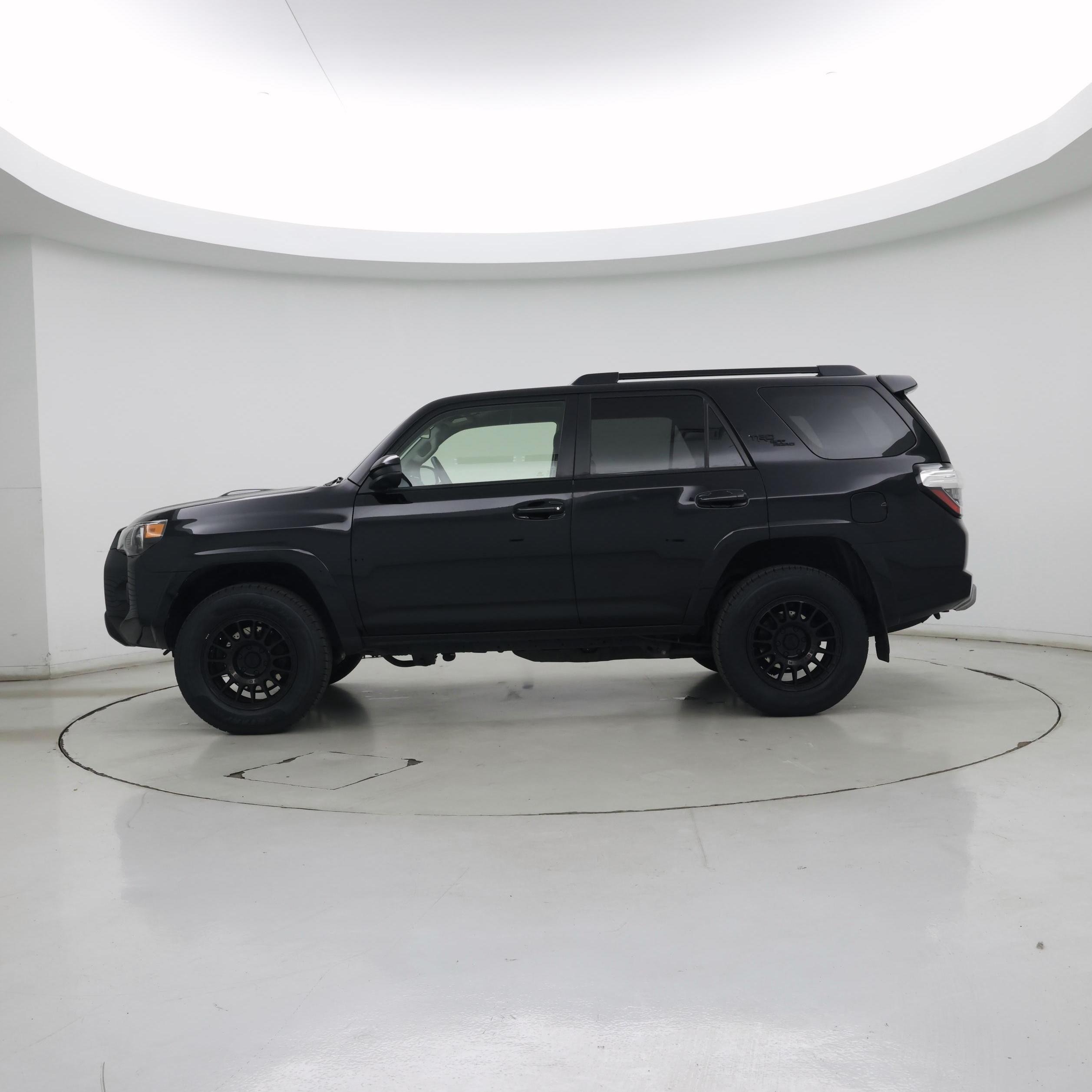 Thumbnail: 2019 Toyota 4Runner - 3