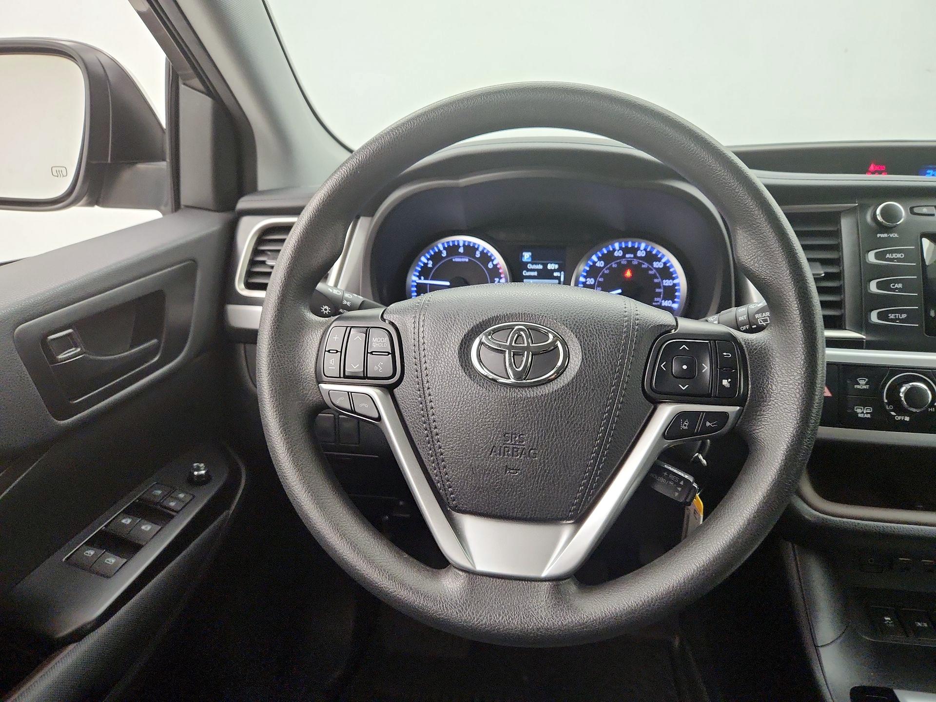 Thumbnail: 2019 Toyota Highlander - 10