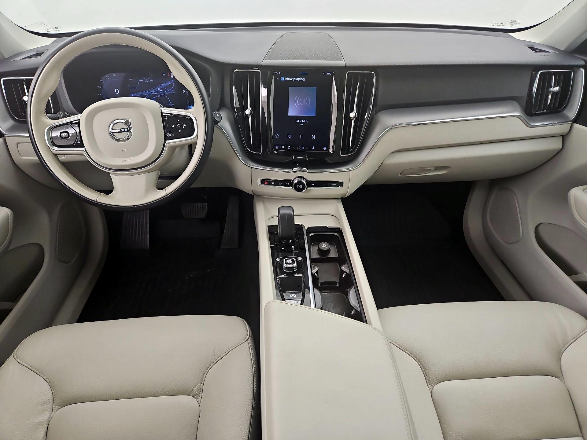 Thumbnail: 2023 Volvo XC60 - 9