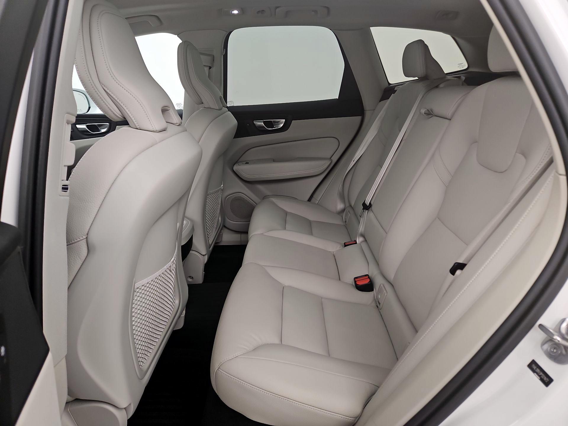 Thumbnail: 2023 Volvo XC60 - 19
