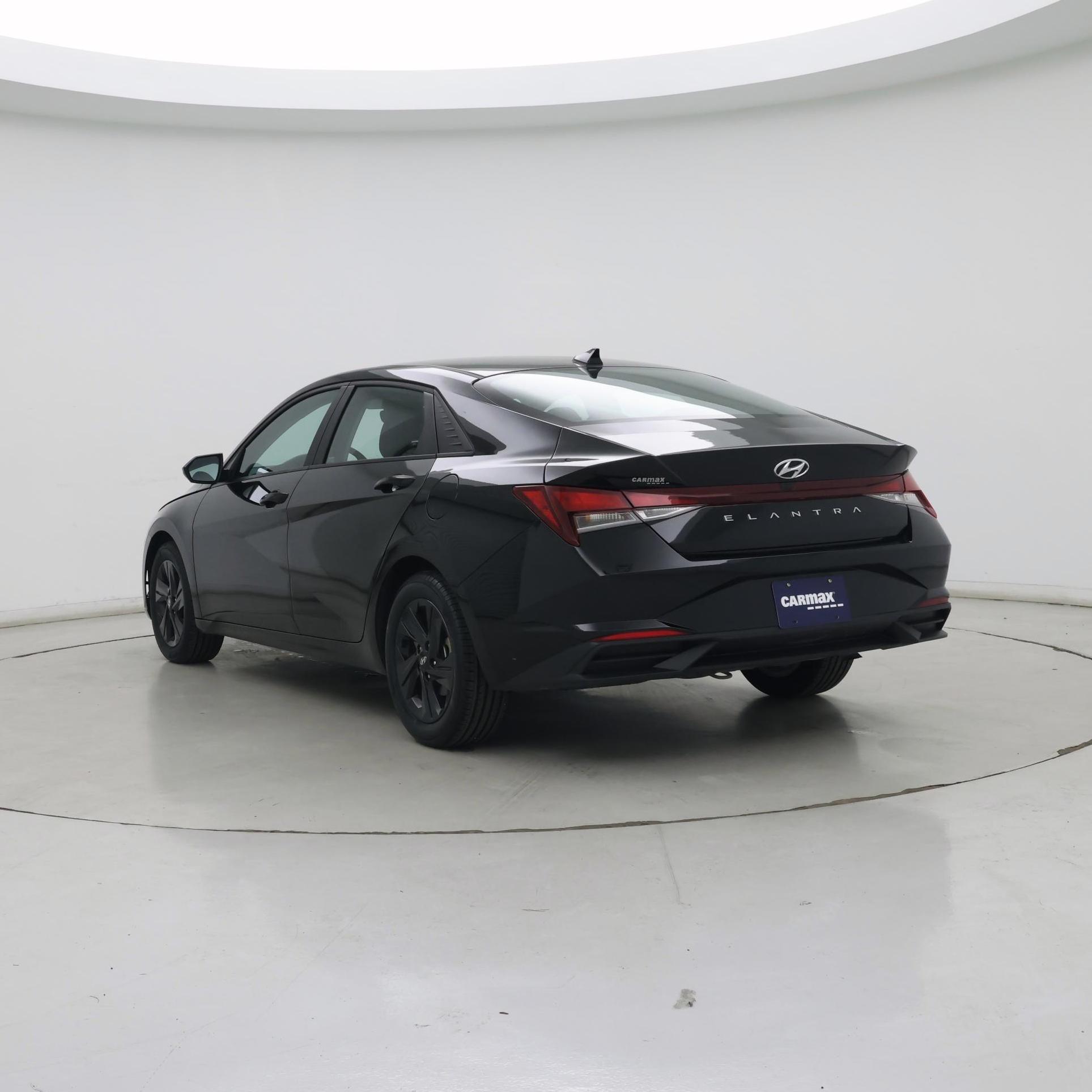 Thumbnail: 2023 Hyundai Elantra - 2