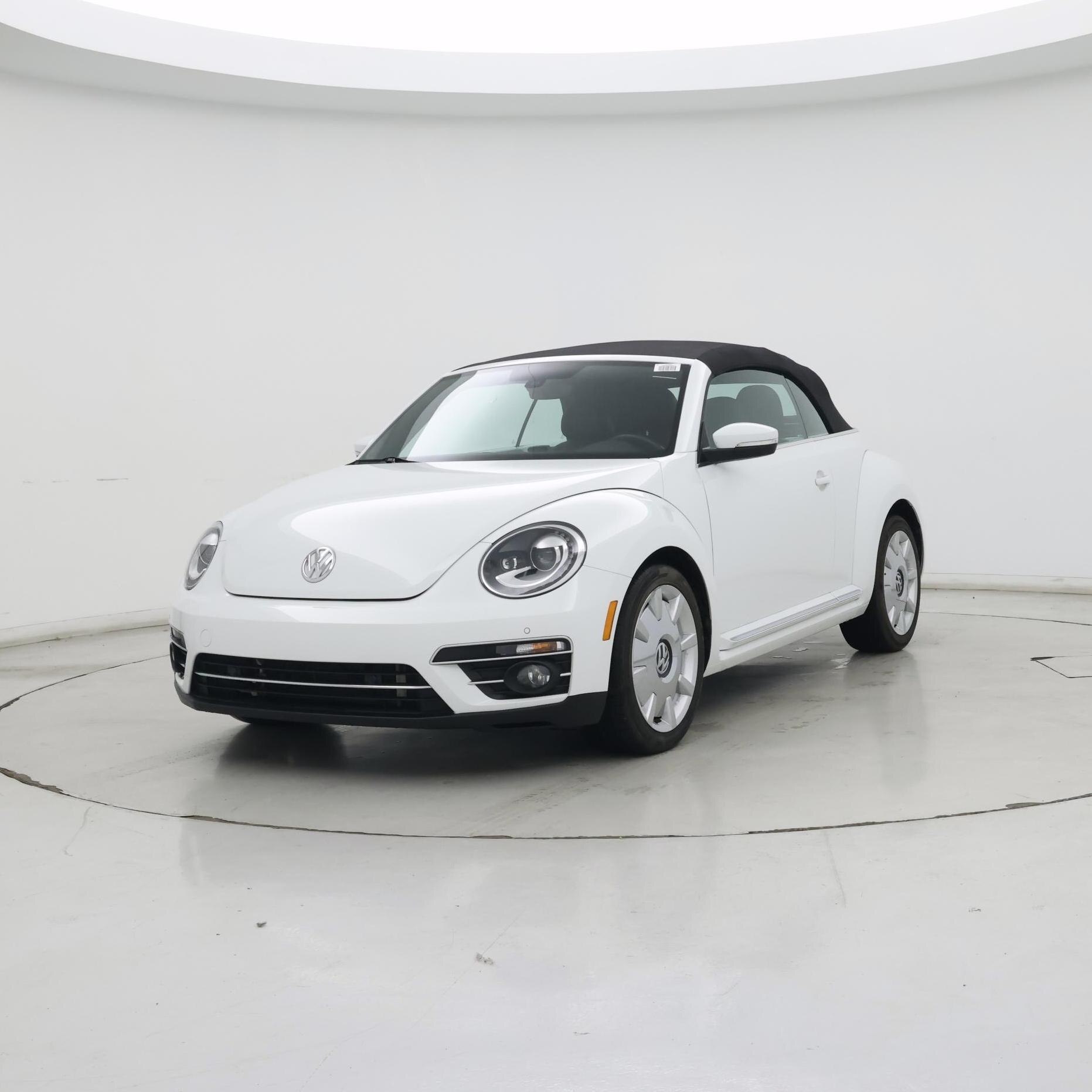 Thumbnail: 2018 Volkswagen Beetle - 4