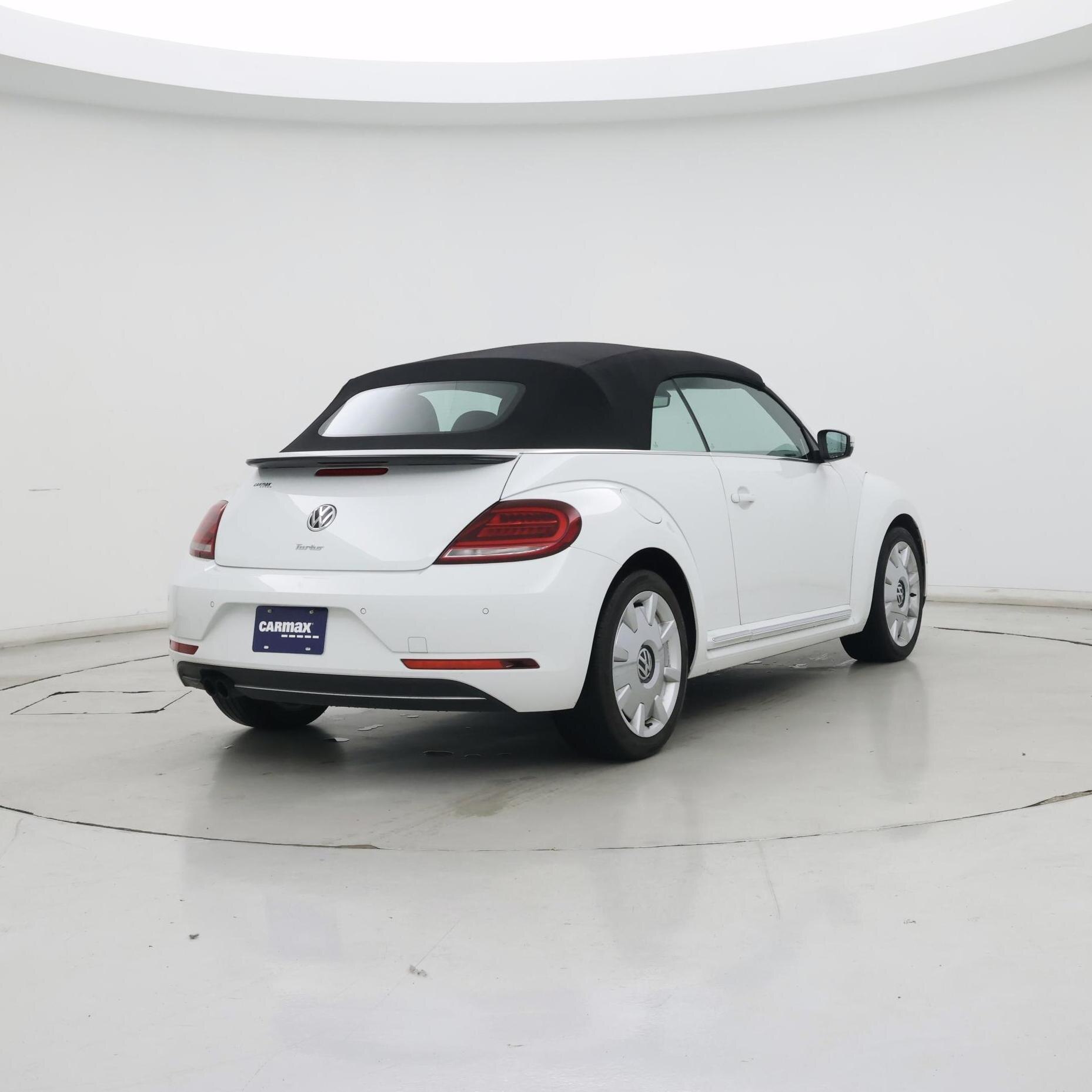 Thumbnail: 2018 Volkswagen Beetle - 8