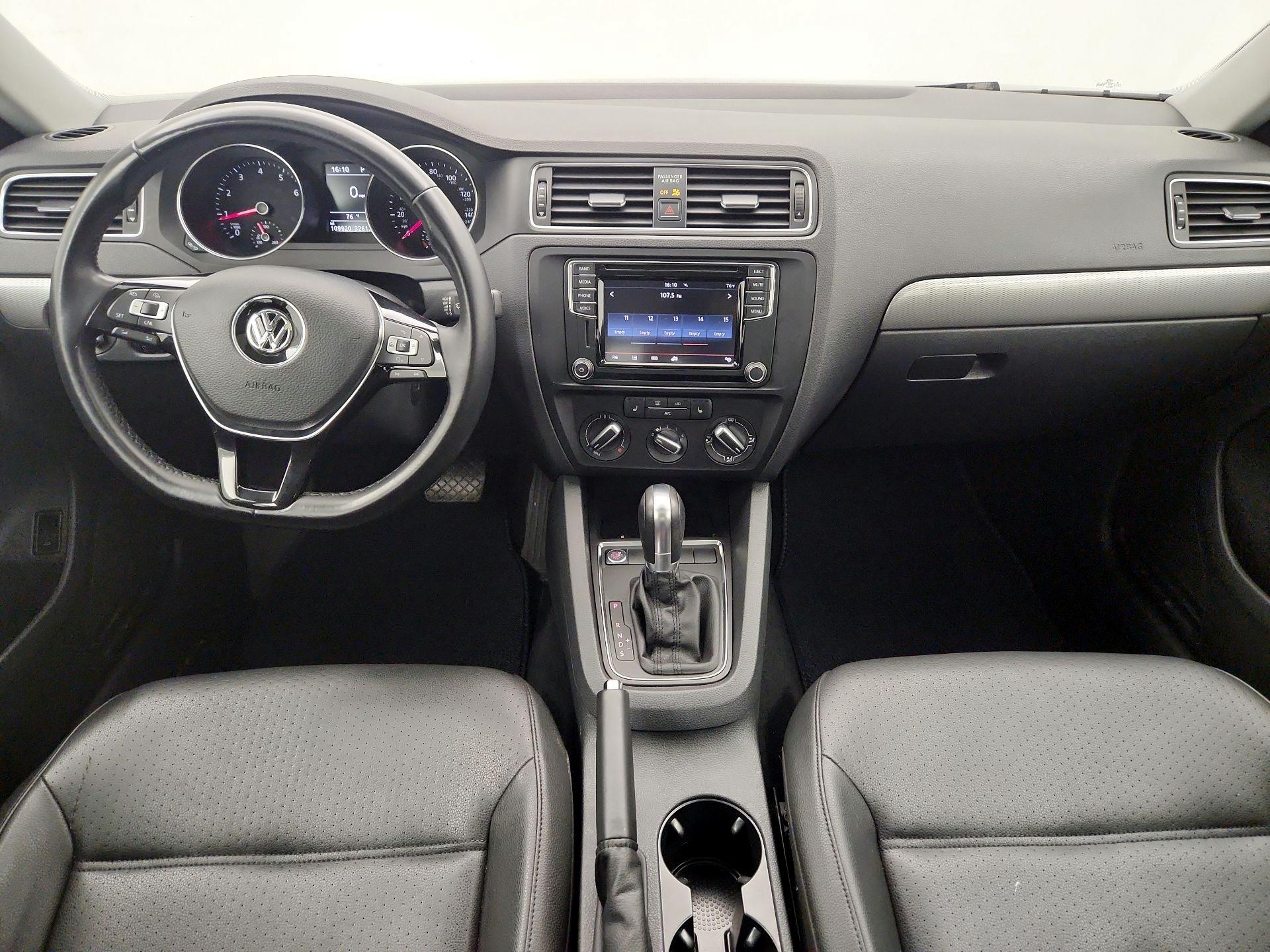 Thumbnail: 2017 Volkswagen Jetta - 9
