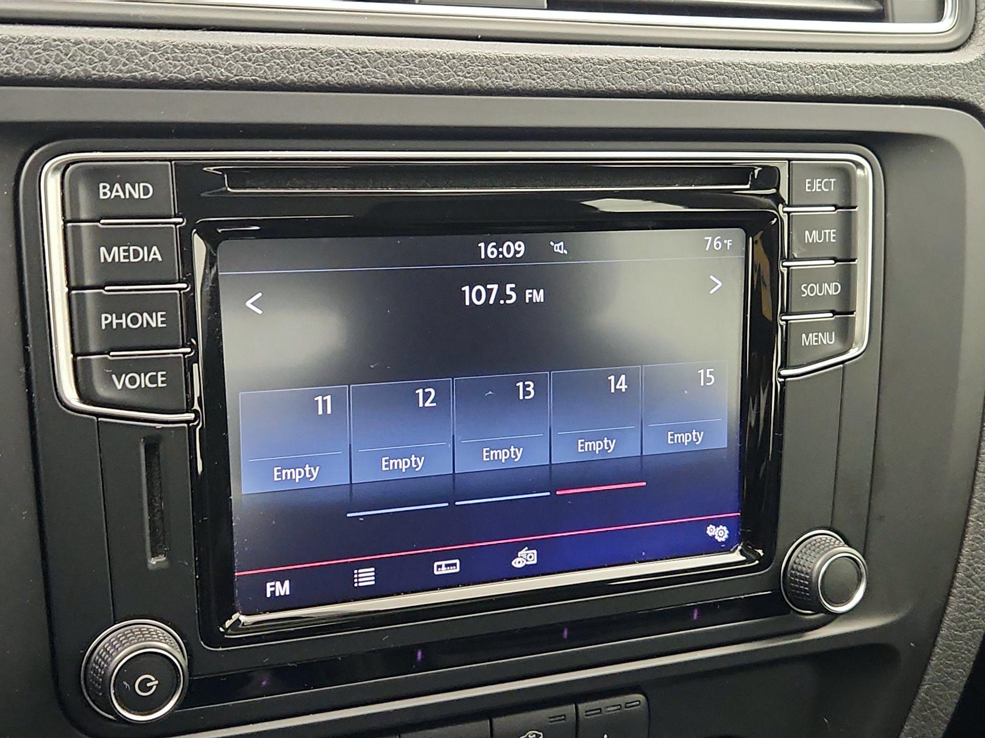 Thumbnail: 2017 Volkswagen Jetta - 15