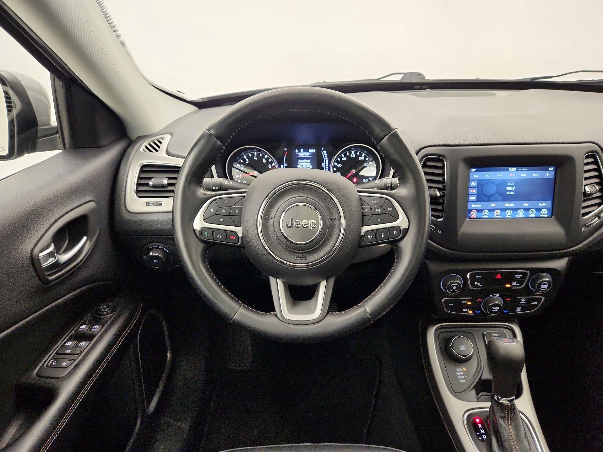 Thumbnail: 2020 Jeep Compass - 10