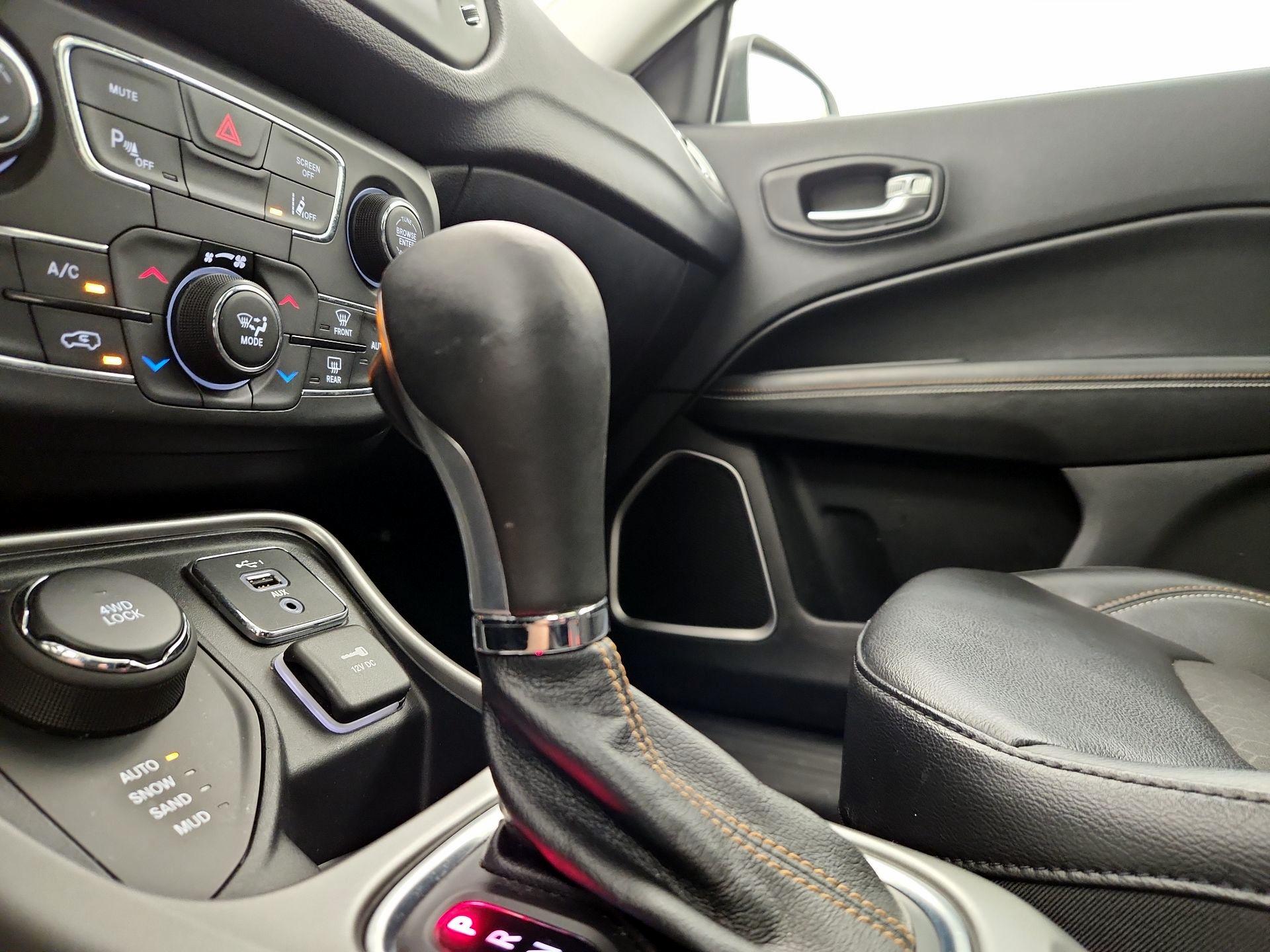 Thumbnail: 2020 Jeep Compass - 17