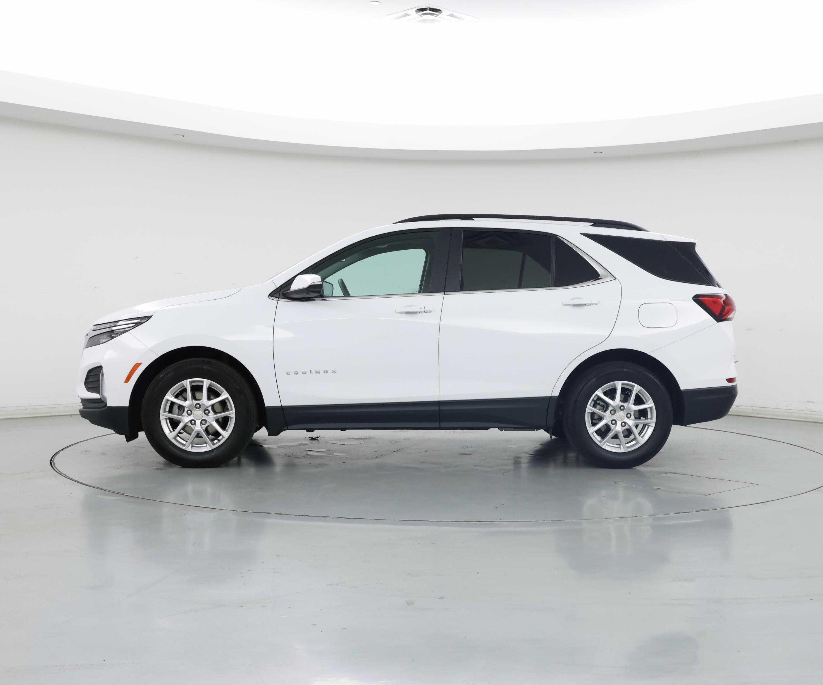 Thumbnail: 2022 Chevrolet Equinox - 3