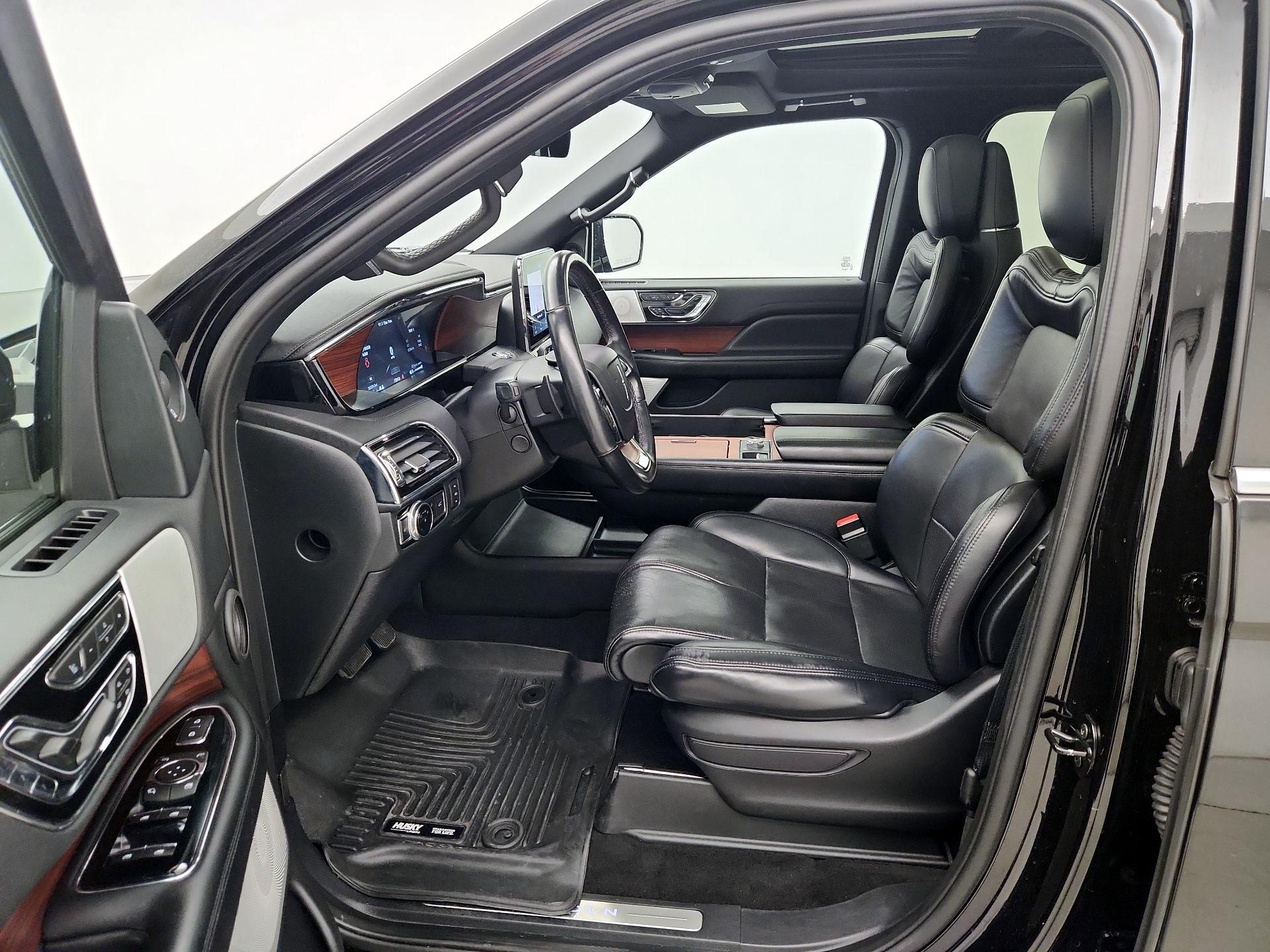 Thumbnail: 2020 Lincoln Navigator - 11