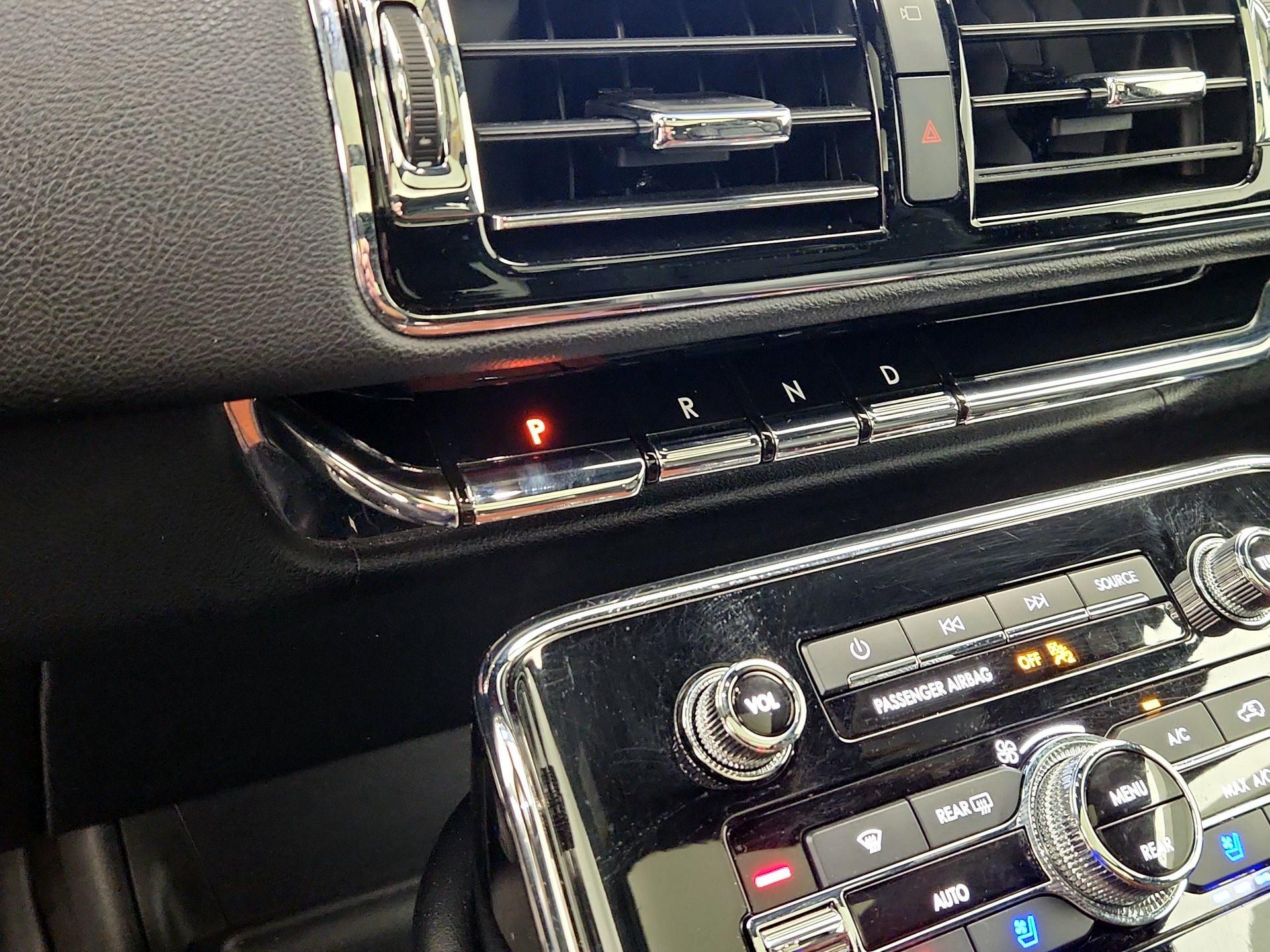 Thumbnail: 2020 Lincoln Navigator - 18