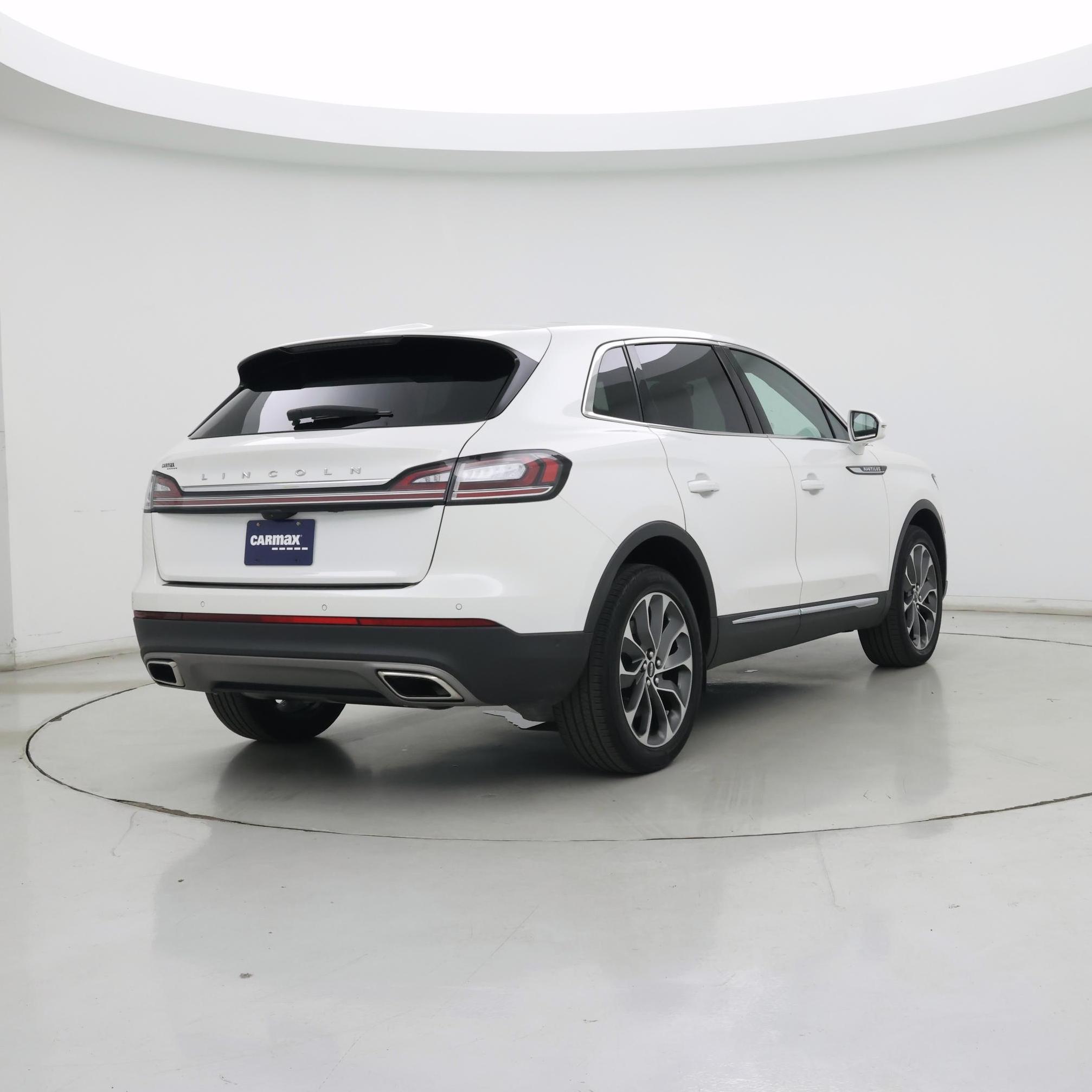 Thumbnail: 2023 Lincoln Nautilus - 8