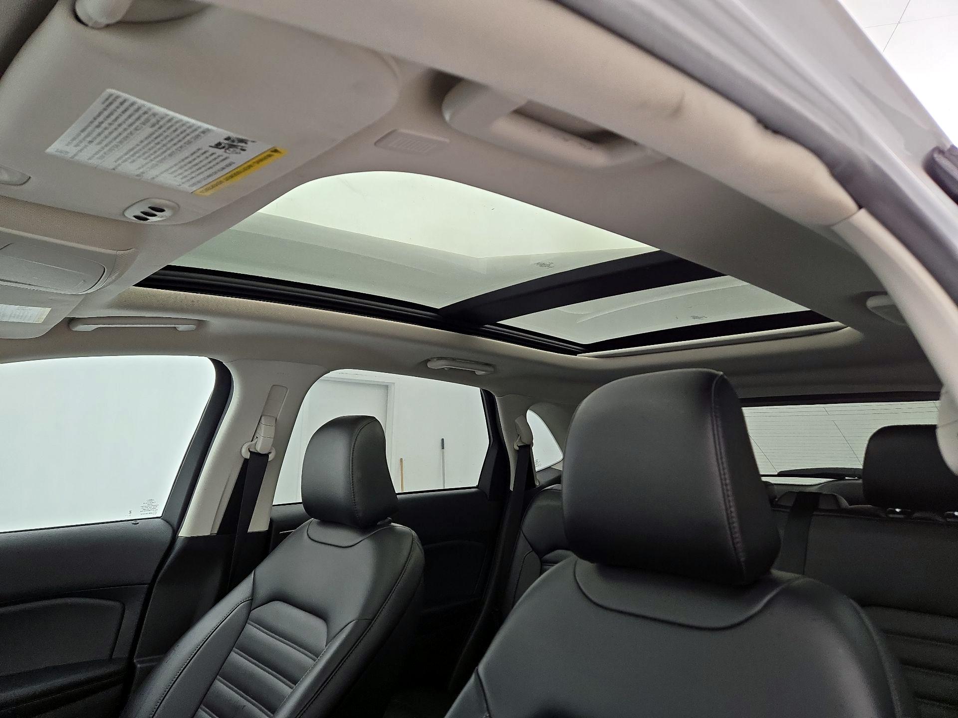 Thumbnail: 2022 Ford Edge - 19