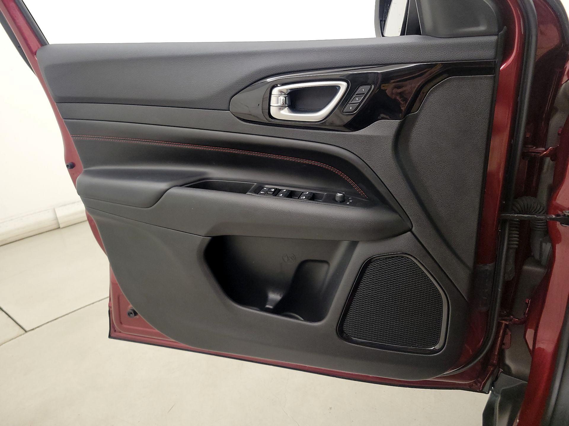 Thumbnail: 2022 Jeep Compass - 12