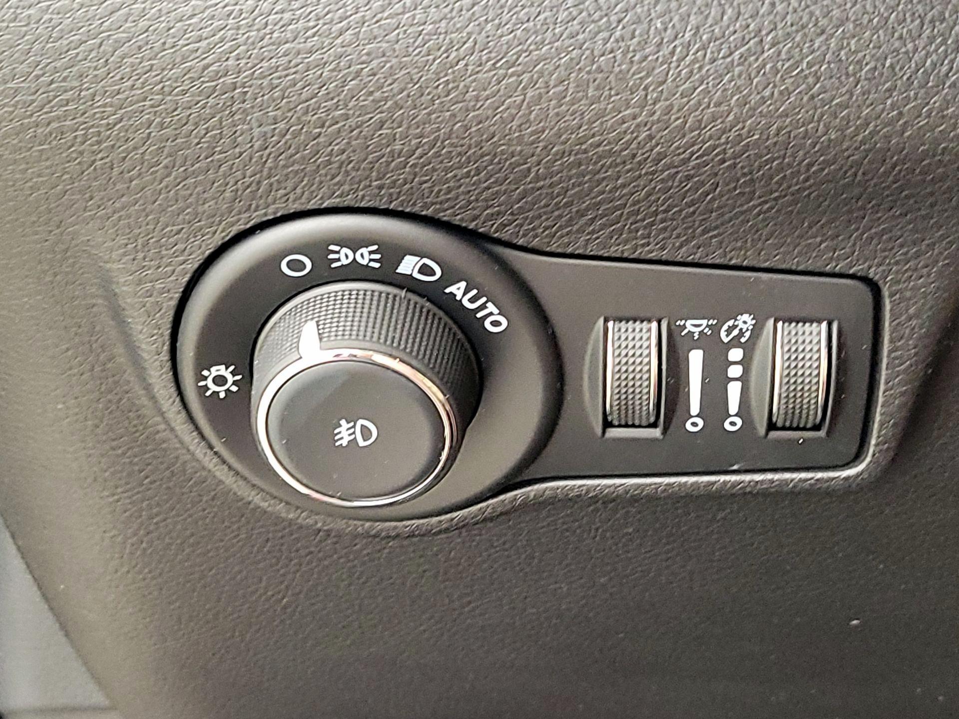 Thumbnail: 2022 Jeep Compass - 13