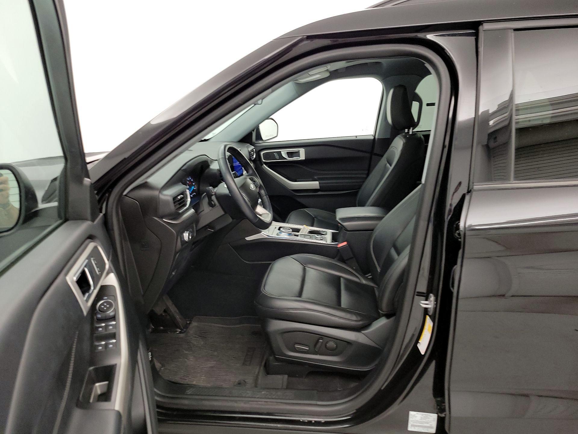 Thumbnail: 2022 Ford Explorer - 11