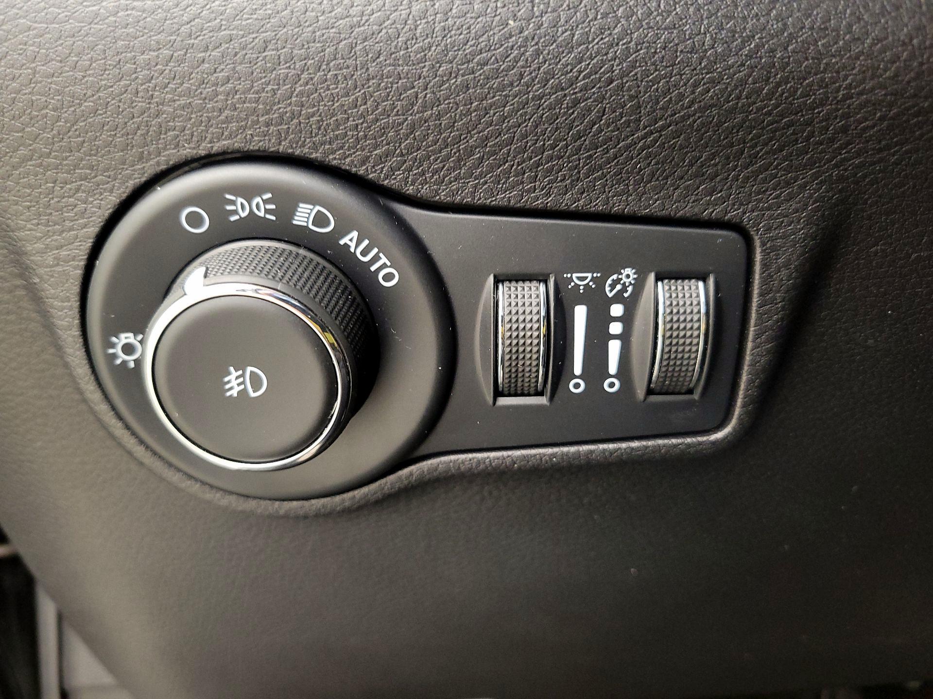 Thumbnail: 2022 Jeep Compass - 13