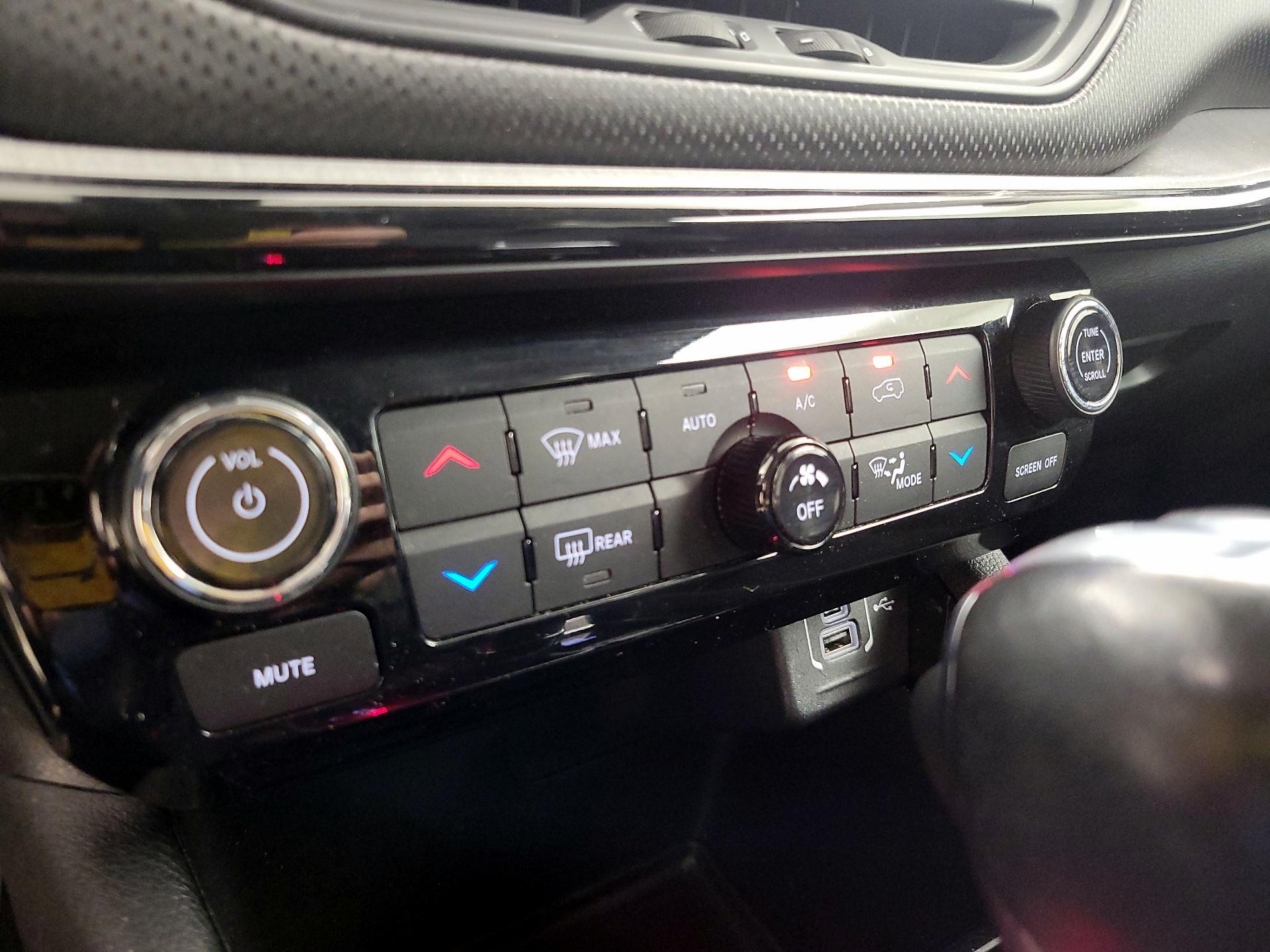 Thumbnail: 2022 Jeep Compass - 17