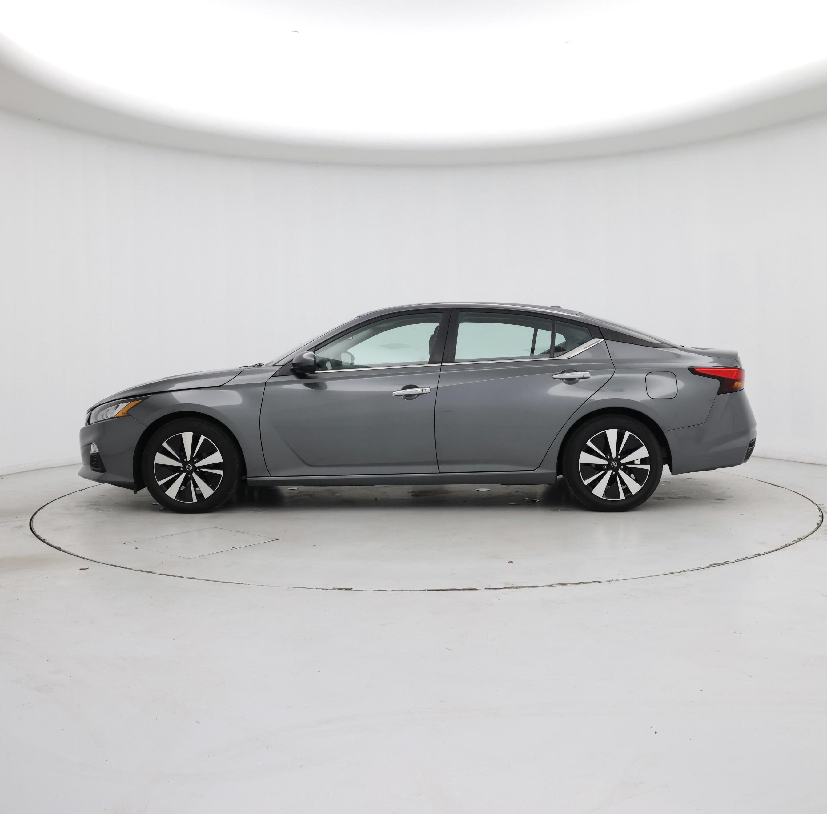 Thumbnail: 2022 Nissan Altima - 3