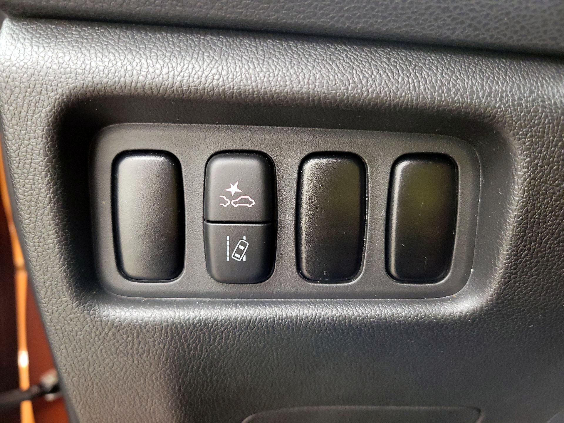 Thumbnail: 2022 Mitsubishi Outlander Sport - 13