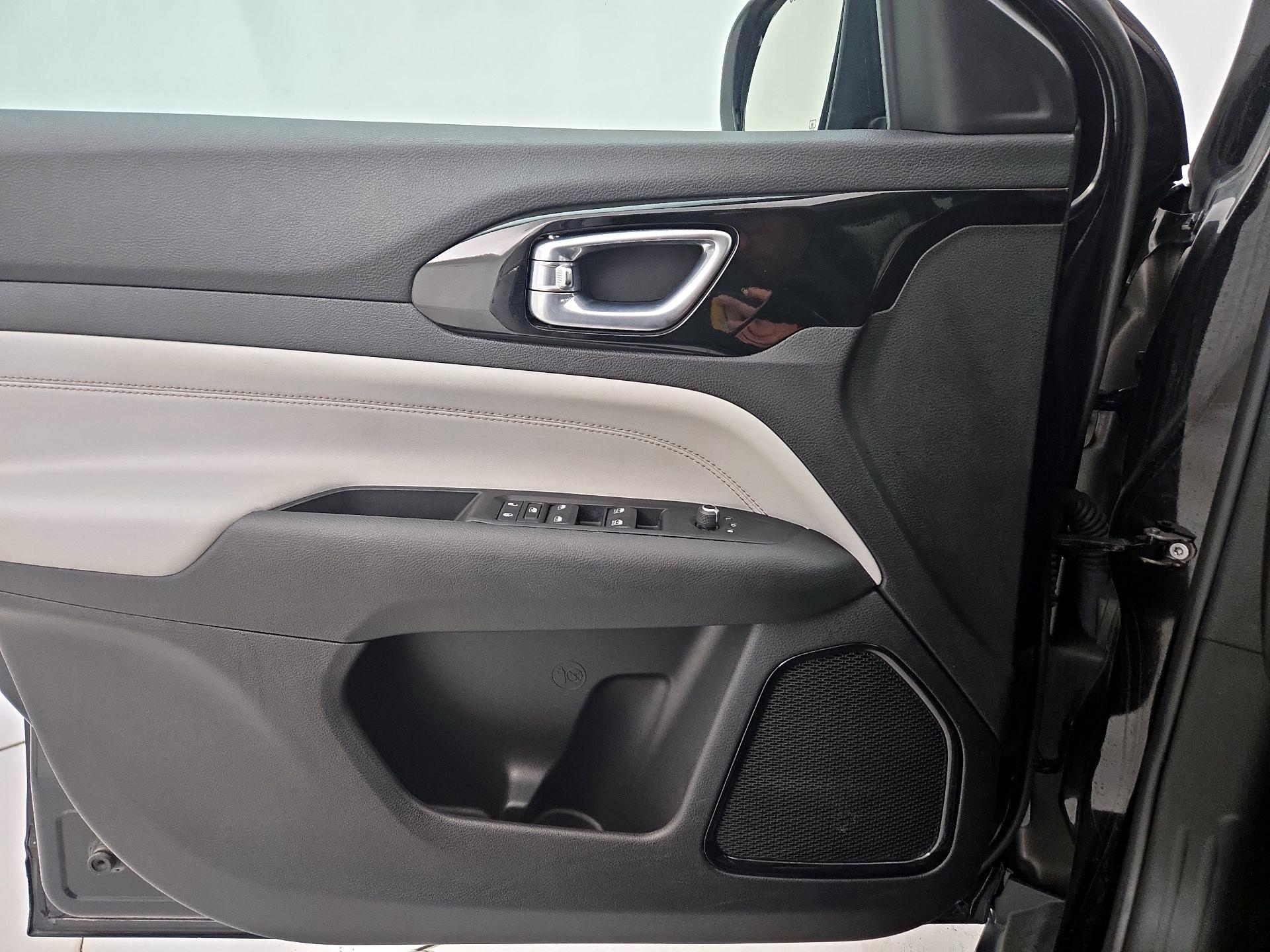 Thumbnail: 2022 Jeep Compass - 12