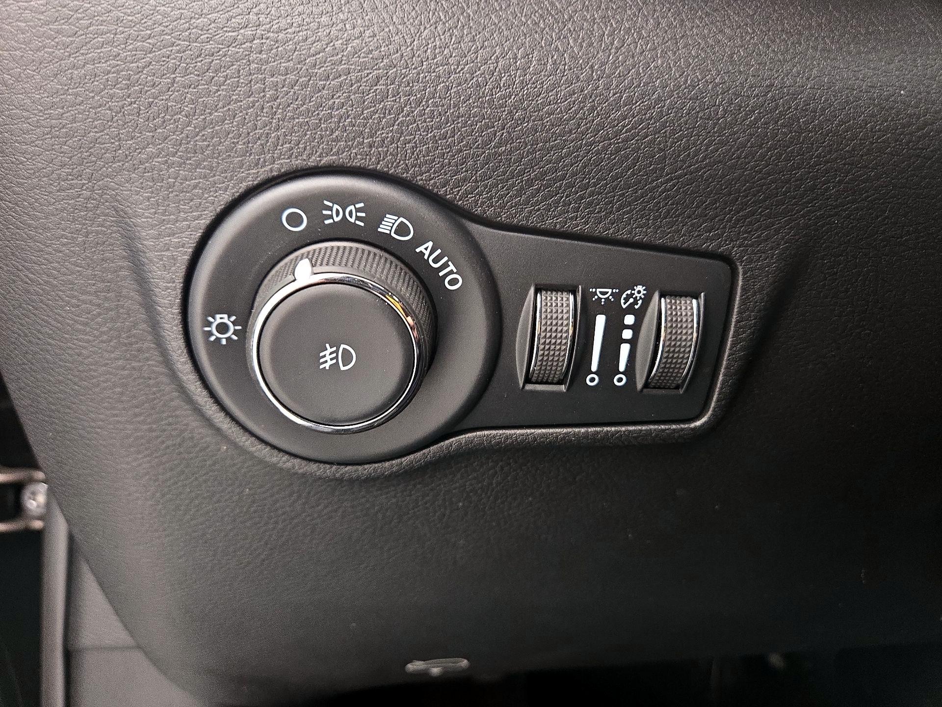 Thumbnail: 2022 Jeep Compass - 13