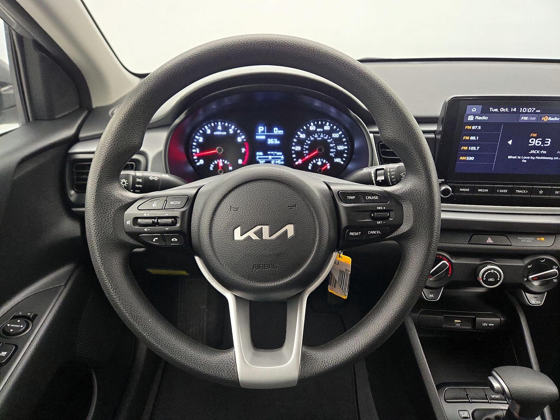Thumbnail: 2023 Kia Rio - 10