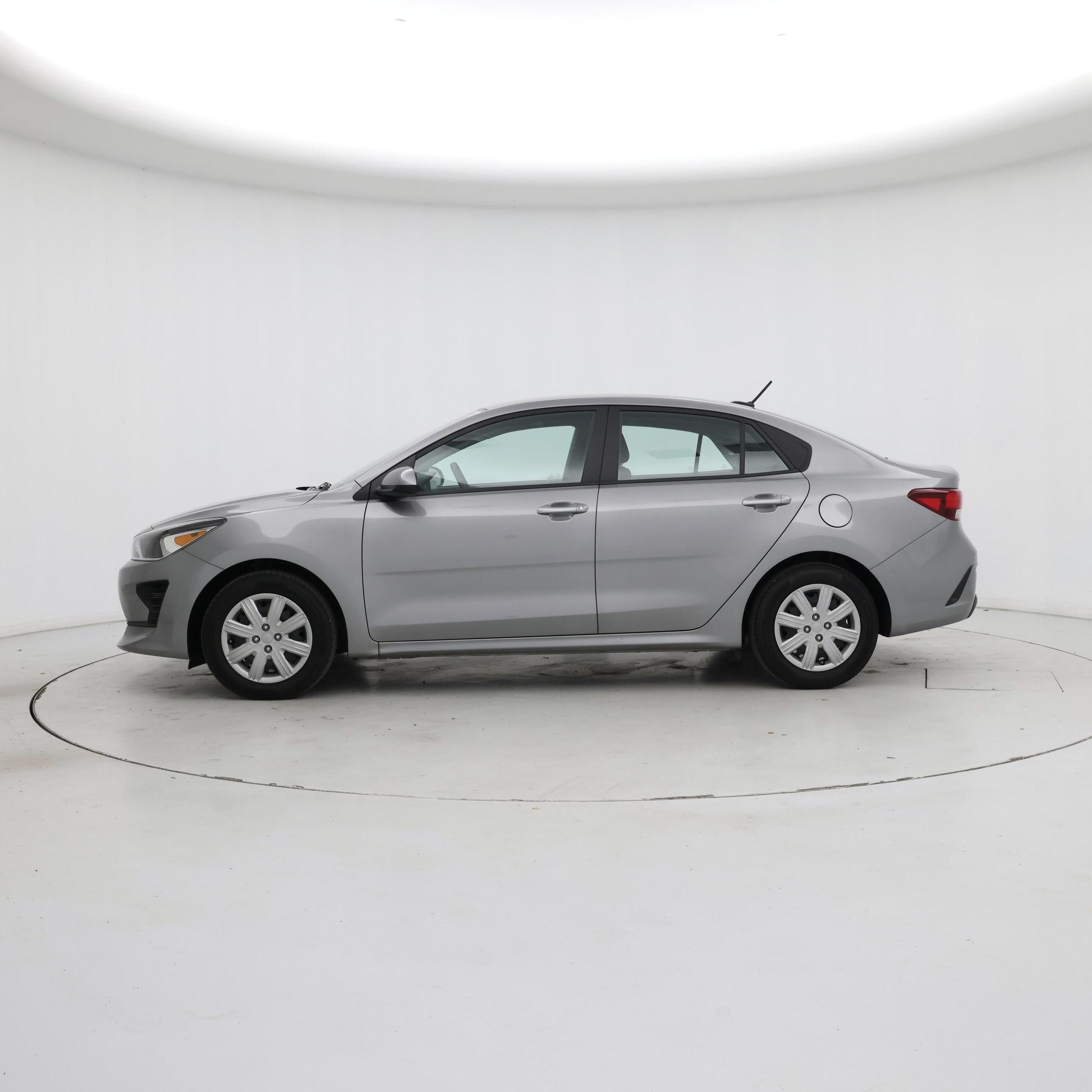 Thumbnail: 2023 Kia Rio - 3